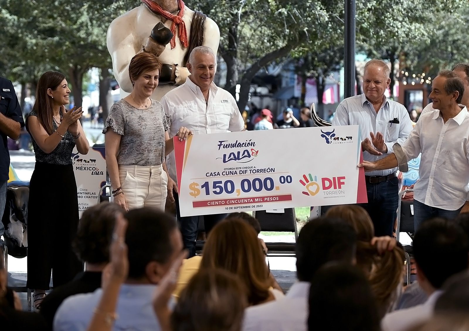 COAHUILA, PRESENTE EN INAUGURACIÓN DE COWPARADE TORREÓN-LALA