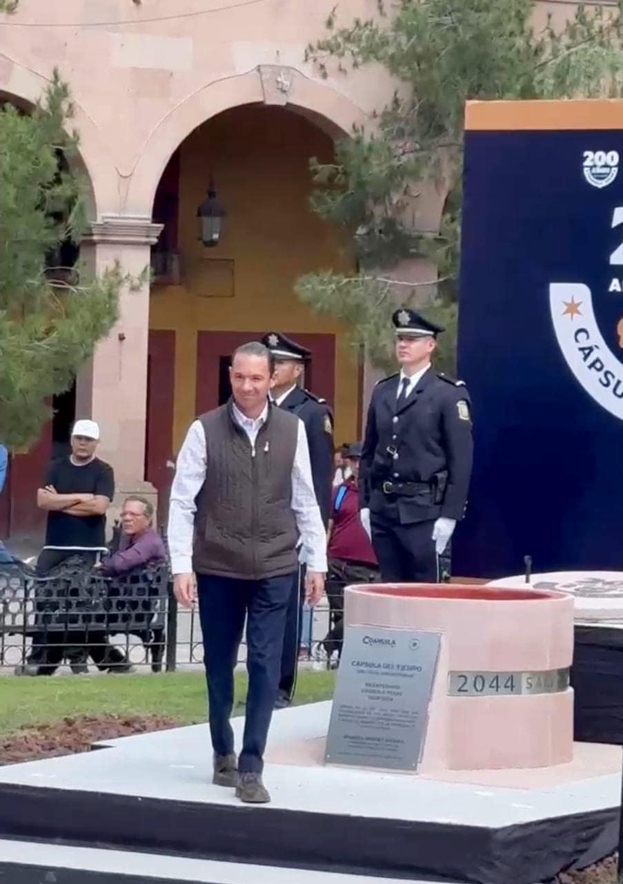 Asiste Emilio de Hoyos a la culminación de los festejos del bicentenario de Coahuila-Tejas