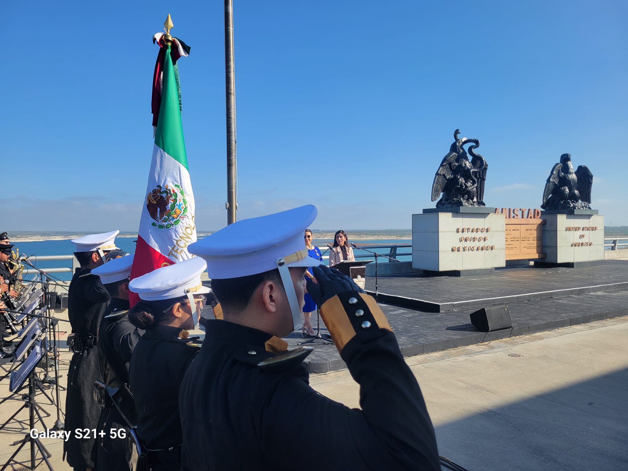 Realizan ceremonia del Abrazo de la Amistad