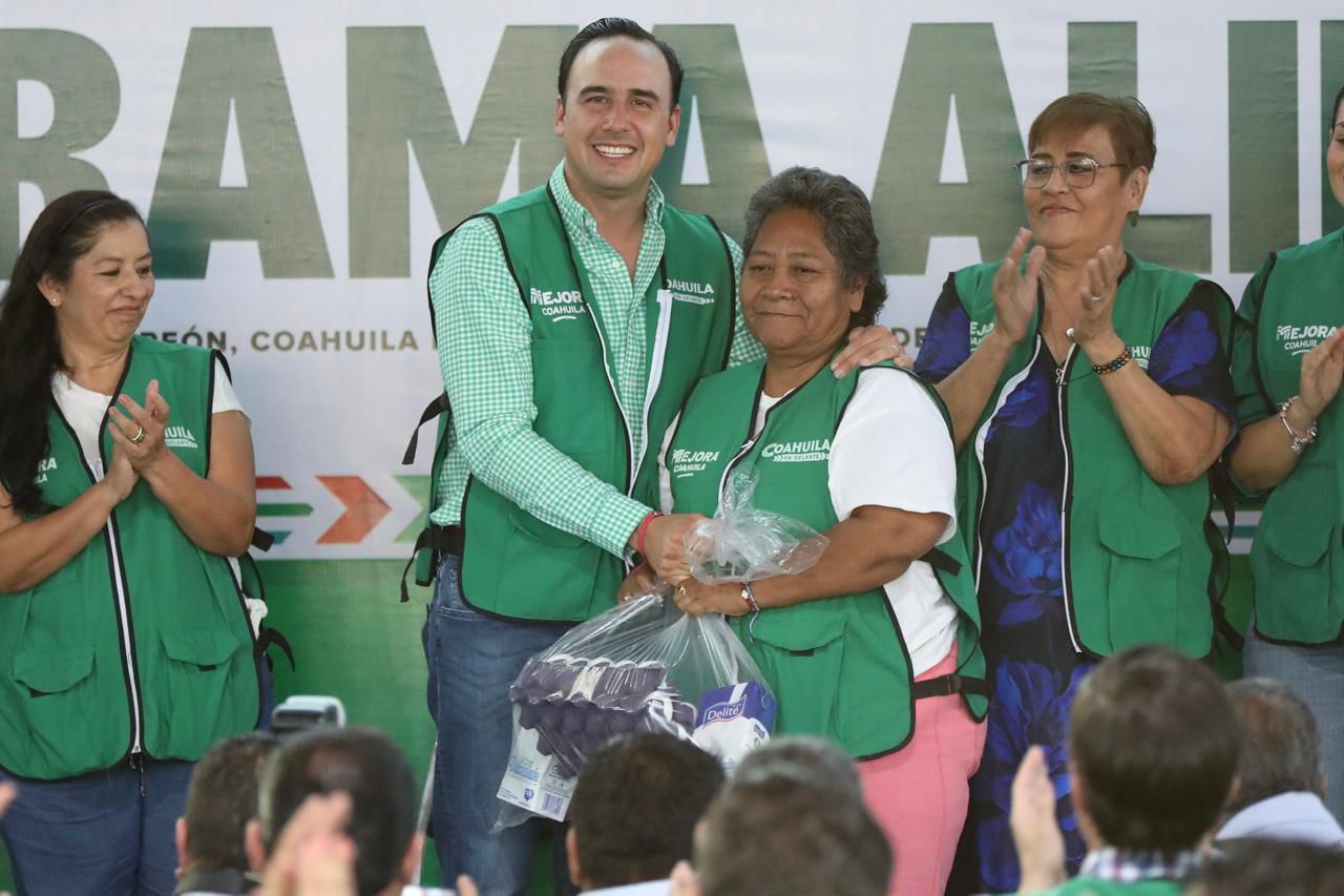 CON EL PROGRAMA DE LECHE Y HUEVO BENEFICIAMOS A MILES DE FAMILIAS EN COAHUILA: MANOLO