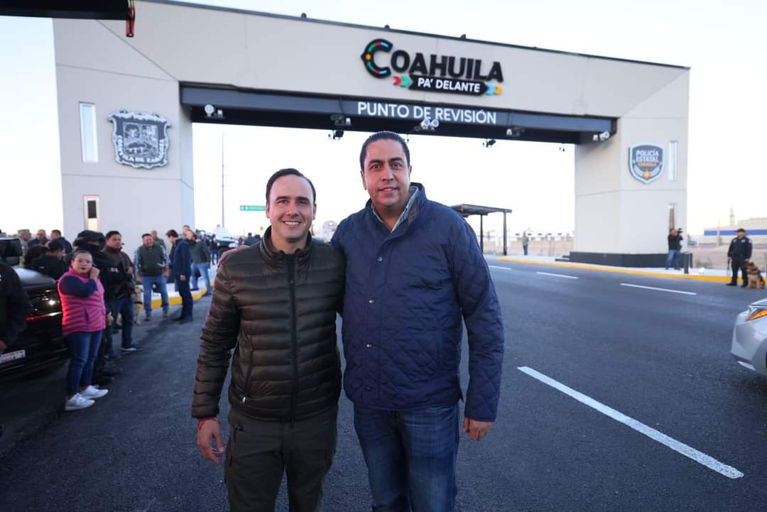 INAUGURA MANOLO  PRIMER ARCO DE SEGURIDAD CARRETERO EN COAHUILA