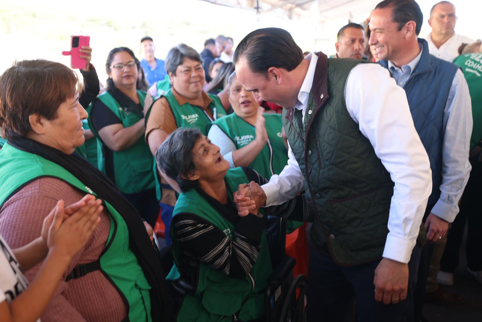 Manolo cumple con grandes obras para Acuña