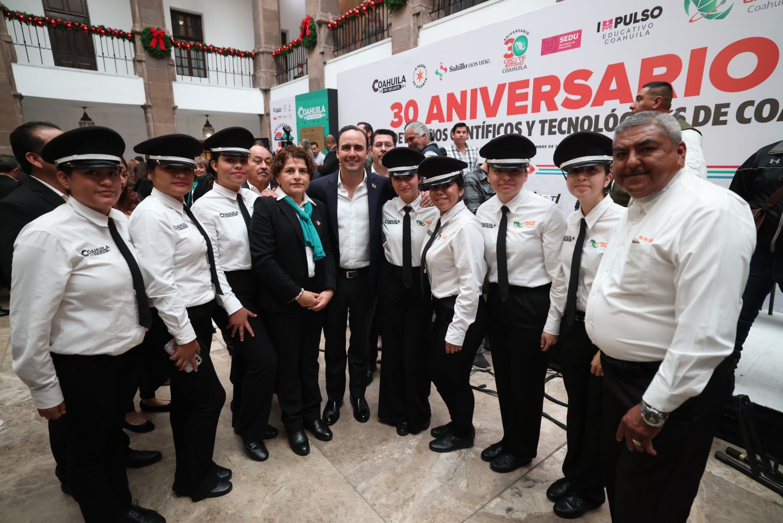 CELEBRA MANOLO 30 AÑOS DEL CECYTE COAHUILA