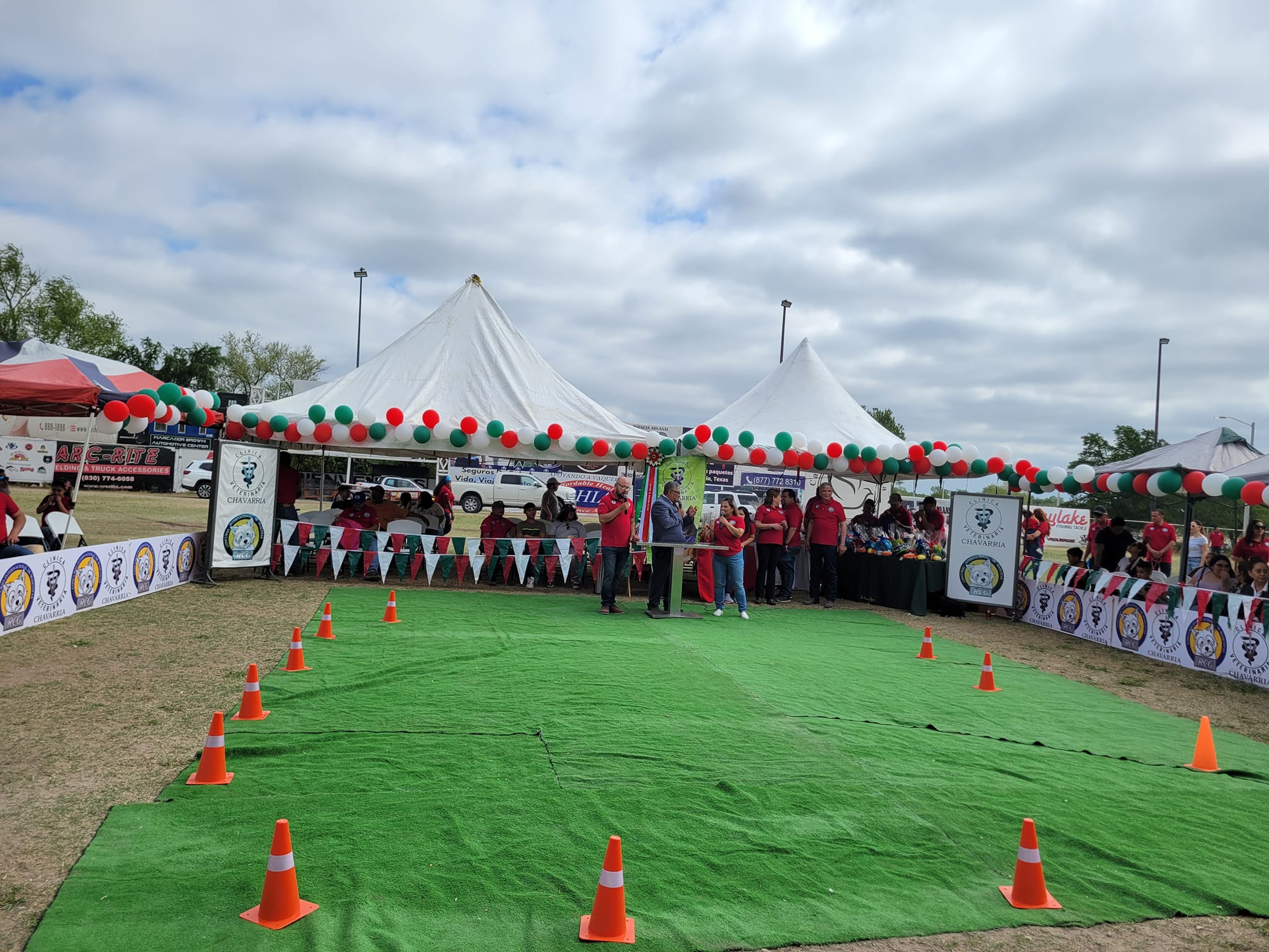 CLÍNICA VETERINARIA CHAVARRÍA ORGANIZA XV CONCURSO DE MASCOTAS