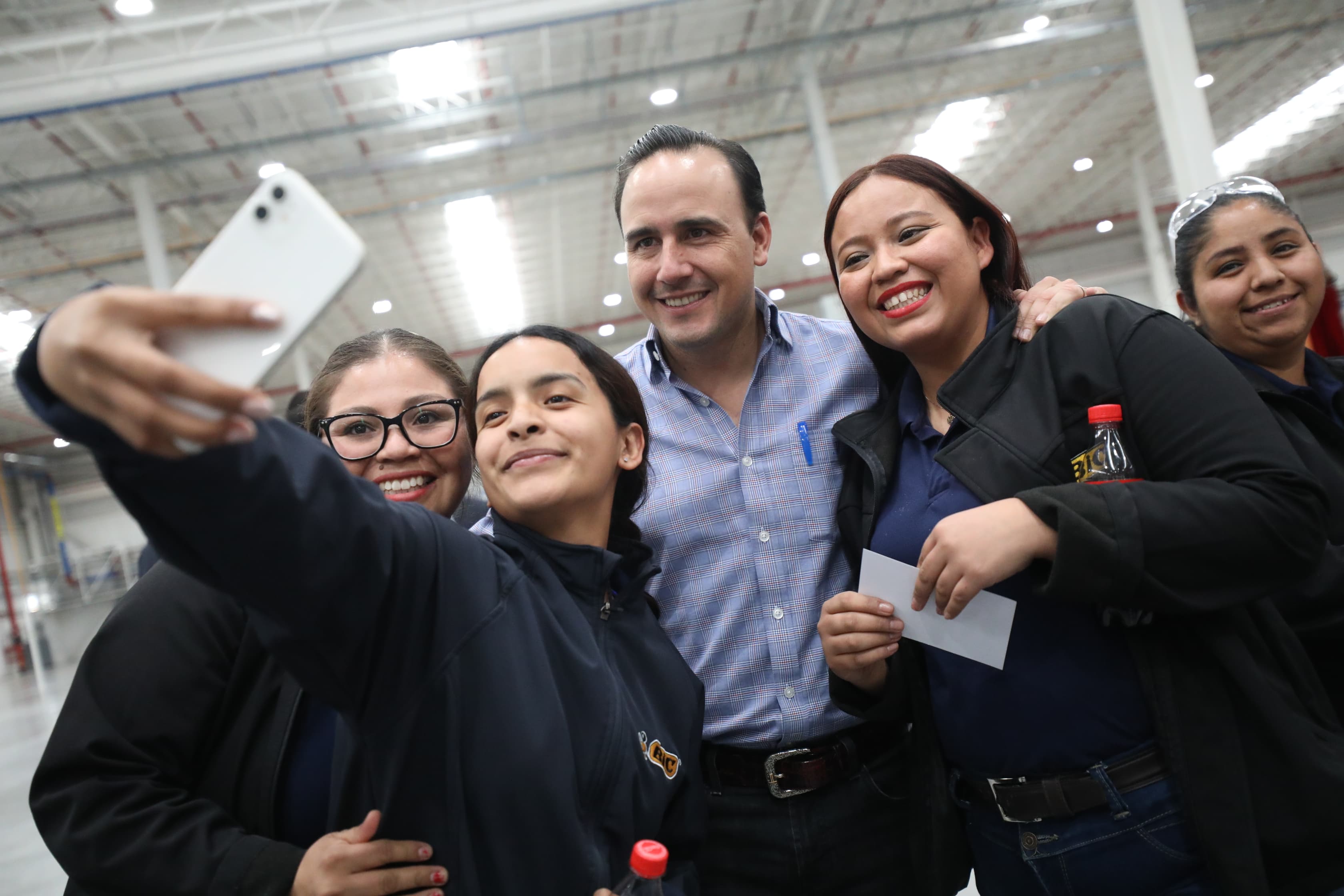 EN COAHUILA TRABAJAMOS EN EQUIPO POR LA ESTABILIDAD LABORAL: MANOLO