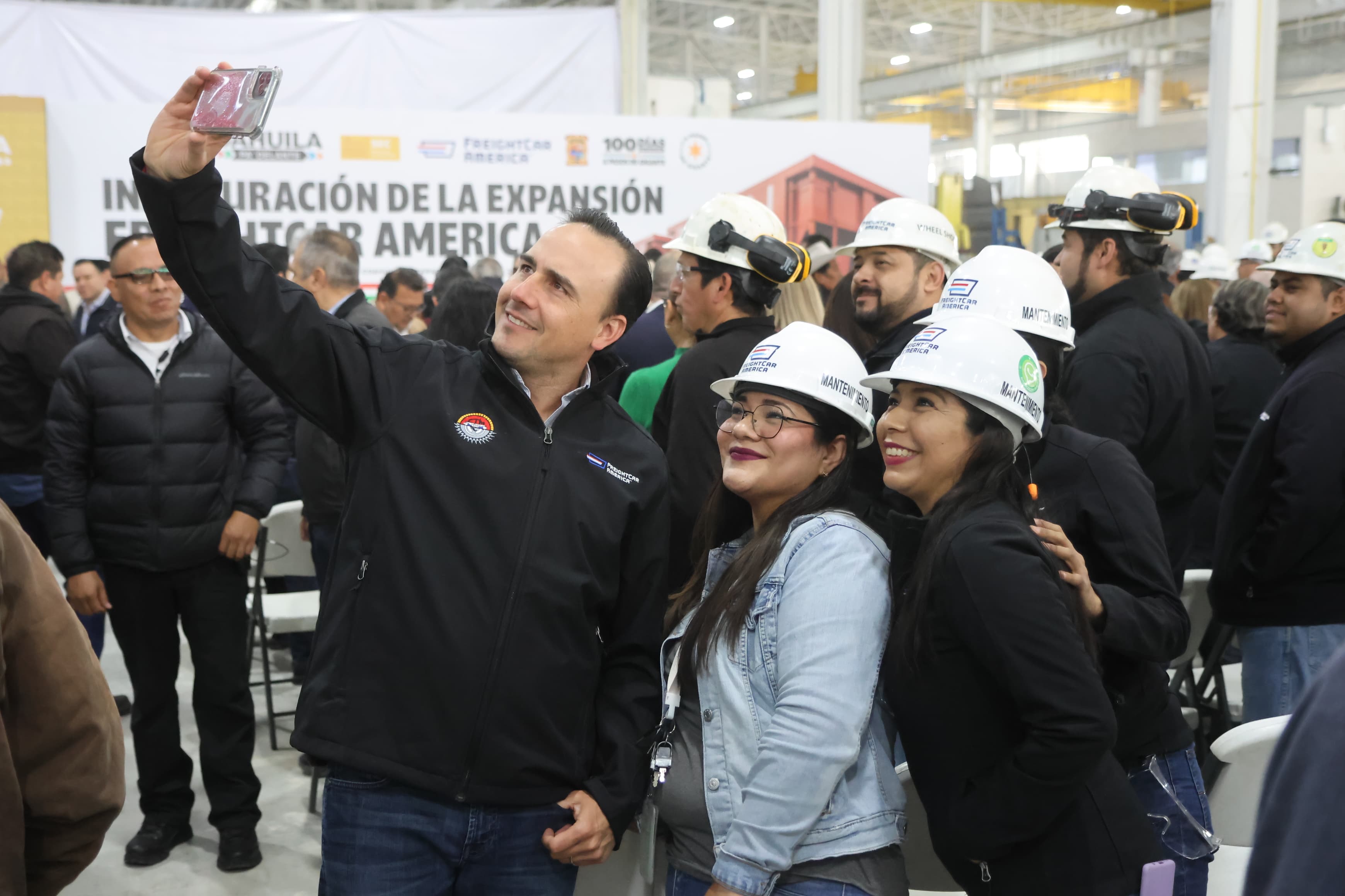 EN COAHUILA TRABAJAMOS EN EQUIPO POR LA ESTABILIDAD LABORAL: MANOLO