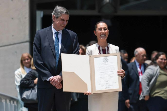 CLAUDIA SHEINBAUM RECIBE CONSTANCIA COMO PRESIDENTA ELECTA DE MÉXICO POR PARTE DEL TRIBUNAL ELECTORAL