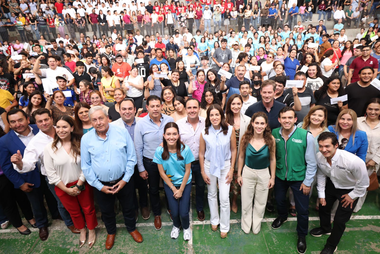 CON LOS JÓVENES, EN COAHUILA VAMOS PA´DELANTE: MANOLO