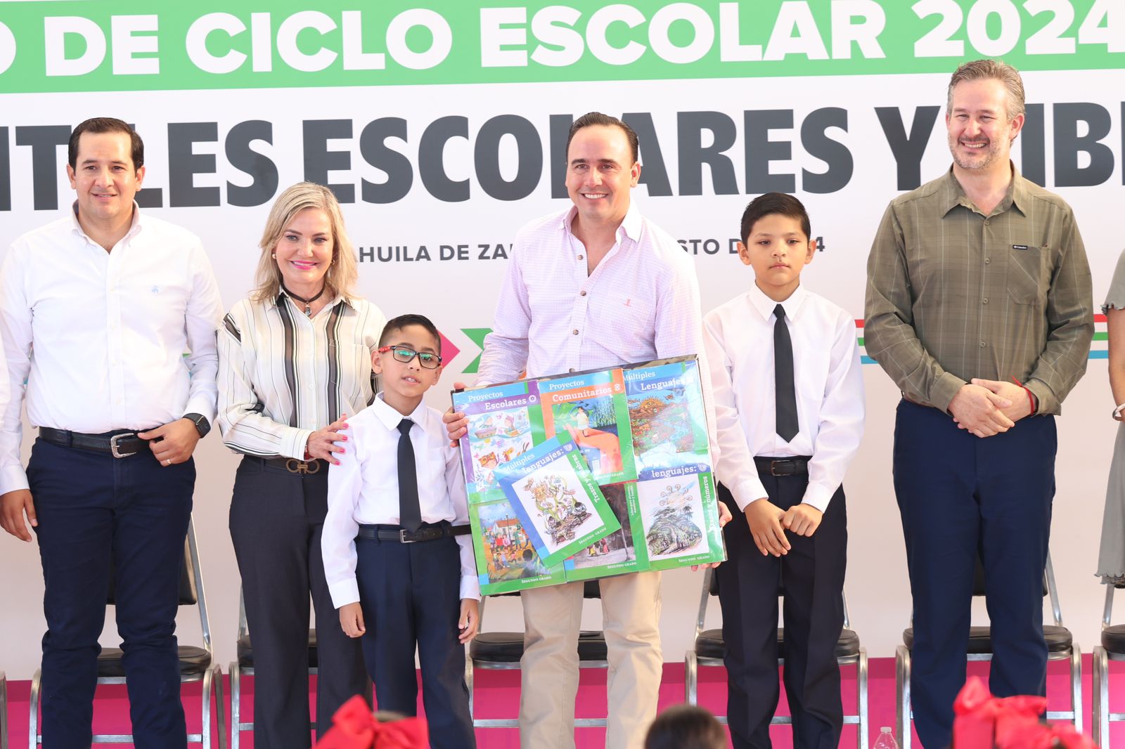 CON MÁS EDUCACIÓN MEJOR PRESENTE Y FUTURO PARA LAS NUEVAS GENERACIONES: MANOLO