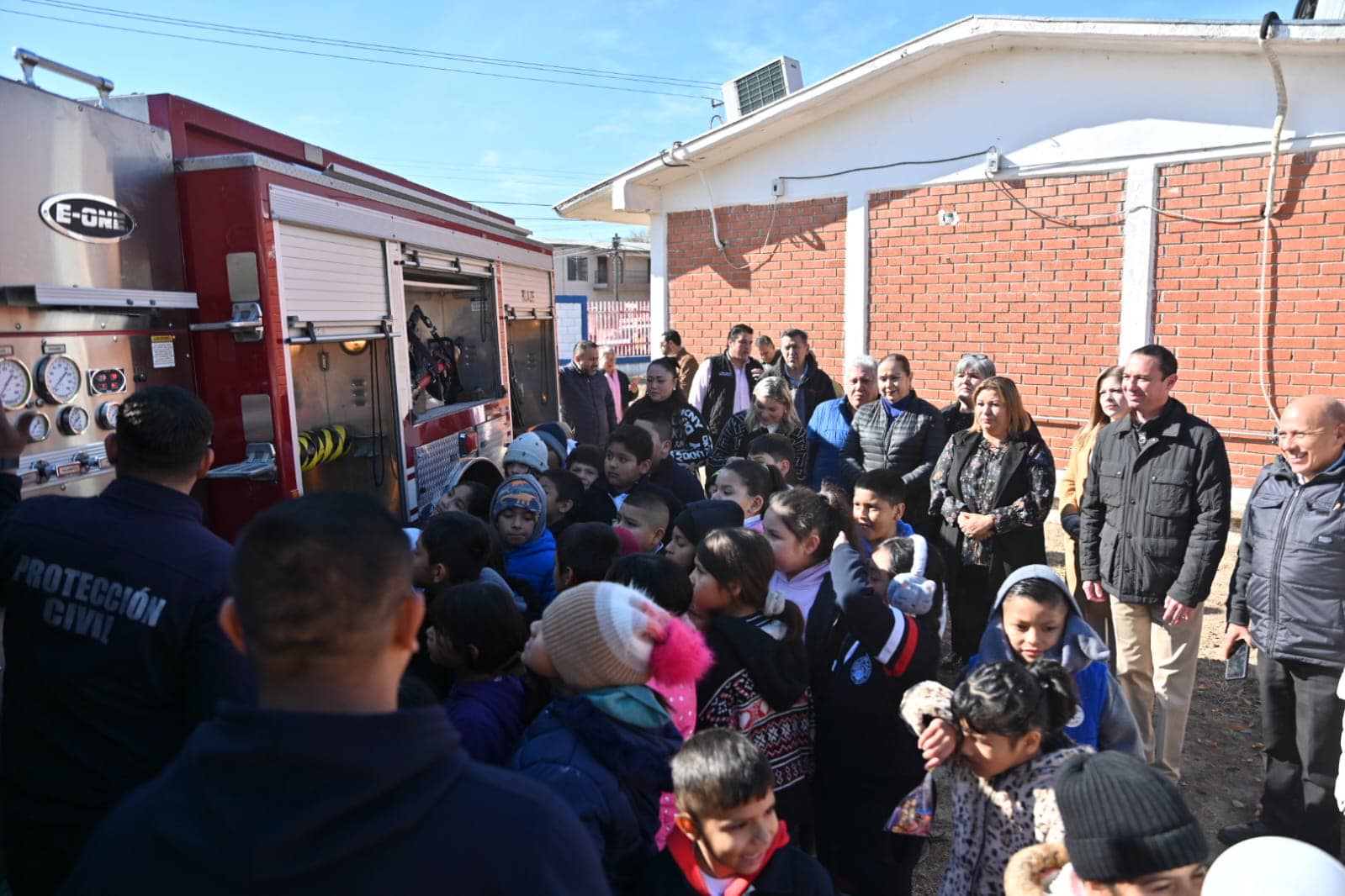 Arranca el Programa “Por Amor a Tu Escuela” con la Entrega de Cancha Multideportiva