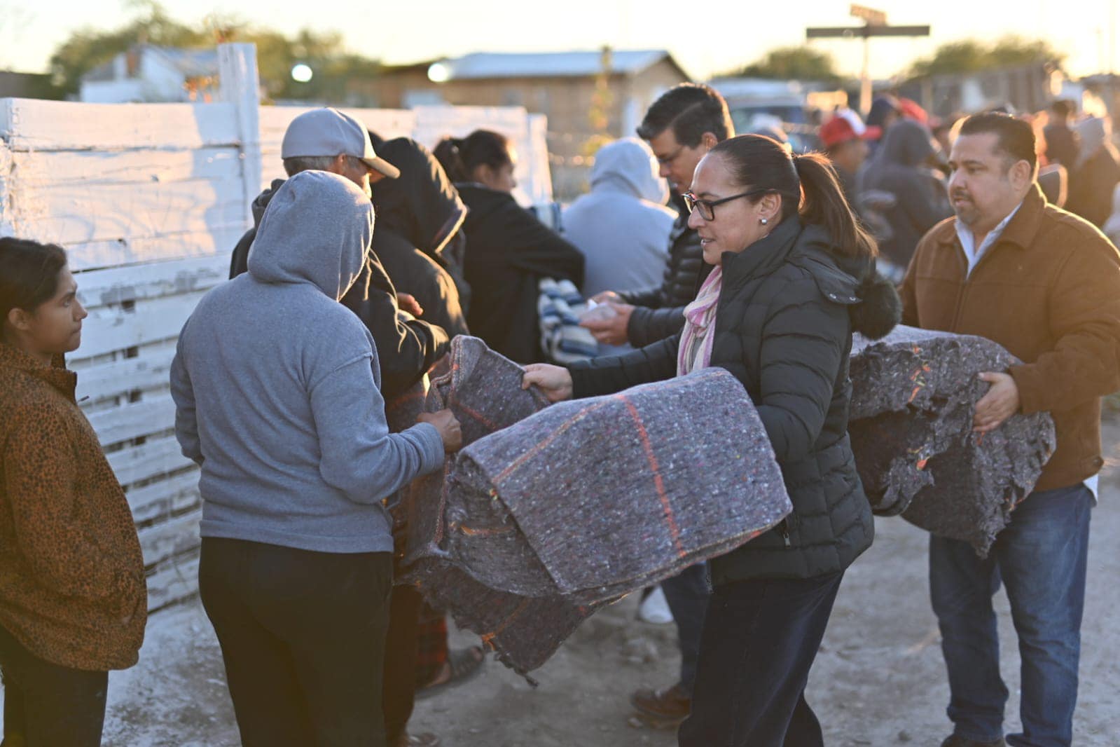 Con calidez y solidaridad: Emilio De Hoyos recorre sectores vulnerables