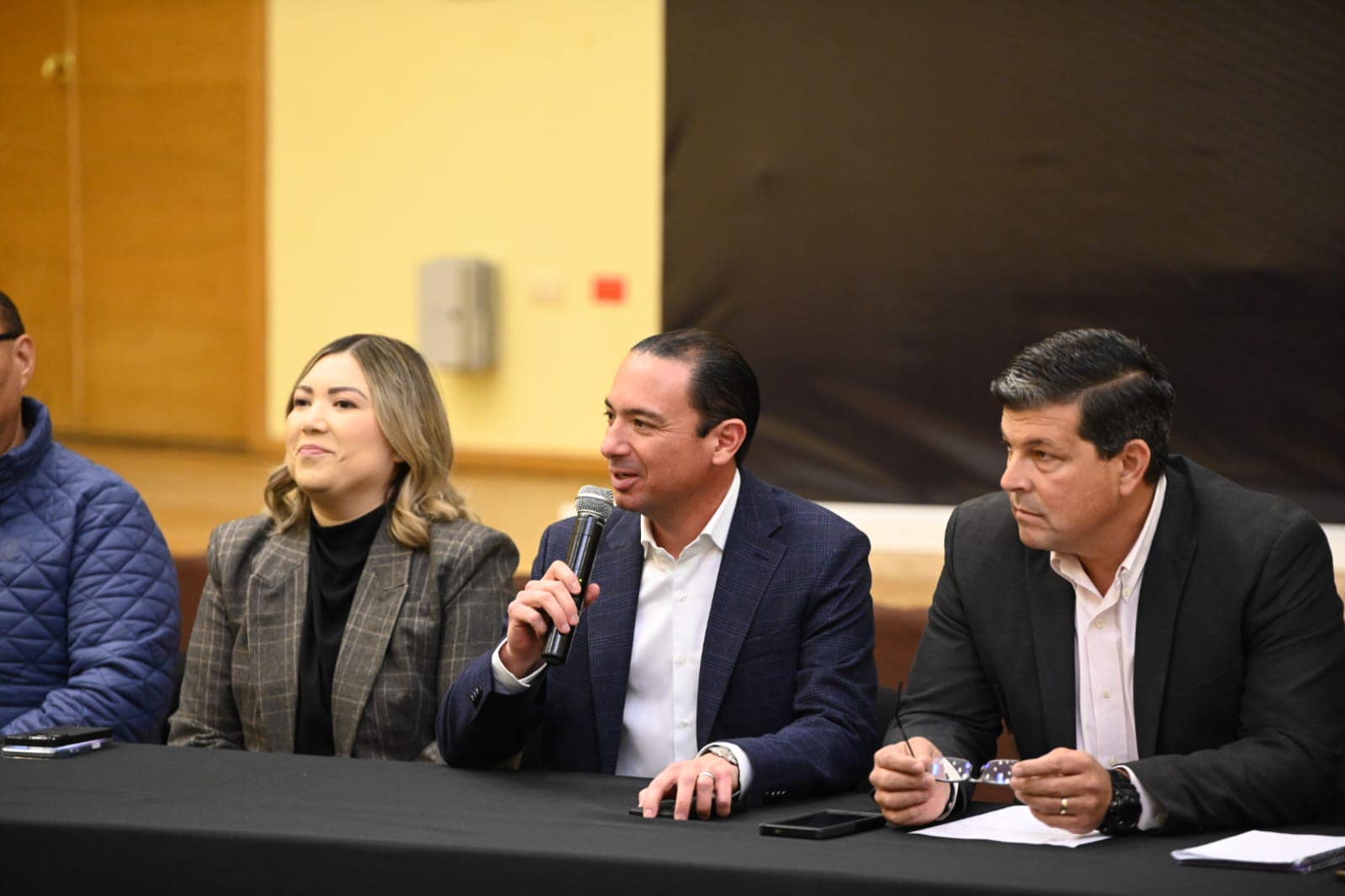 El alcalde Emilio de Hoyos presenta su gabinete y marca la pauta para la nueva administración