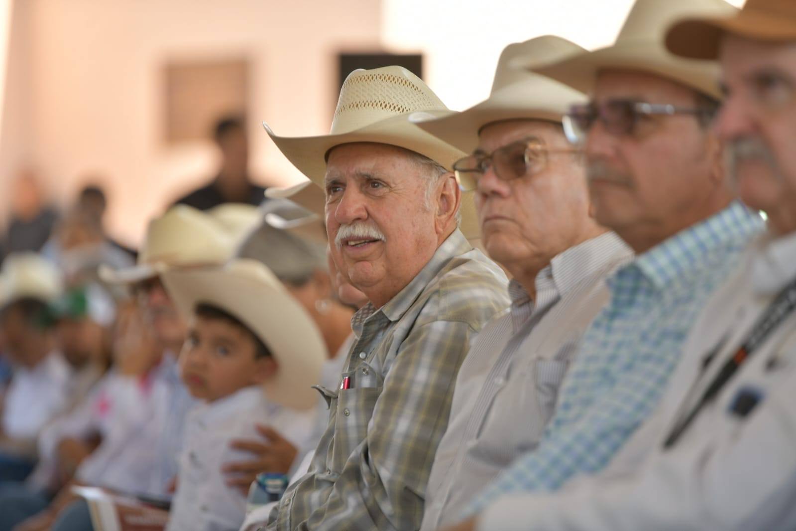 ARRANCA EN ACUÑA EL PROGRAMA DE APOYO A GANADEROS “MEJORAMIENTO GENÉTICO COAHUILA 2025”