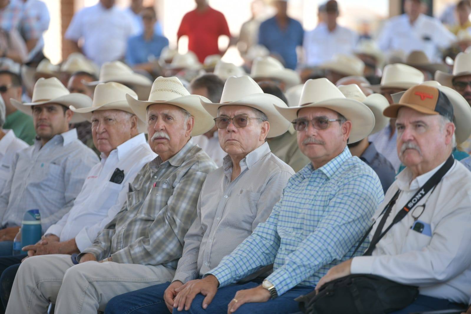 ARRANCA EN ACUÑA EL PROGRAMA DE APOYO A GANADEROS “MEJORAMIENTO GENÉTICO COAHUILA 2025”