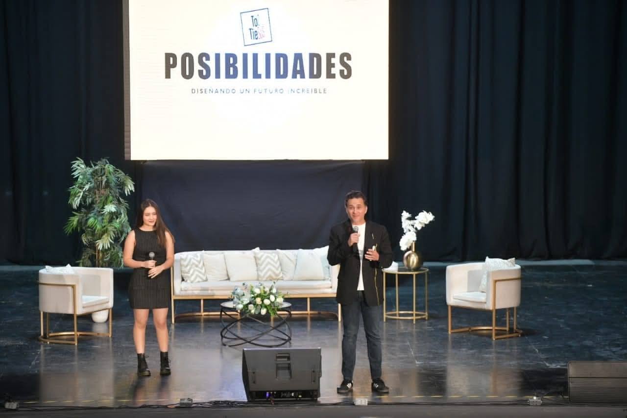 Dictan conferencia magistral dirigida a jóvenes