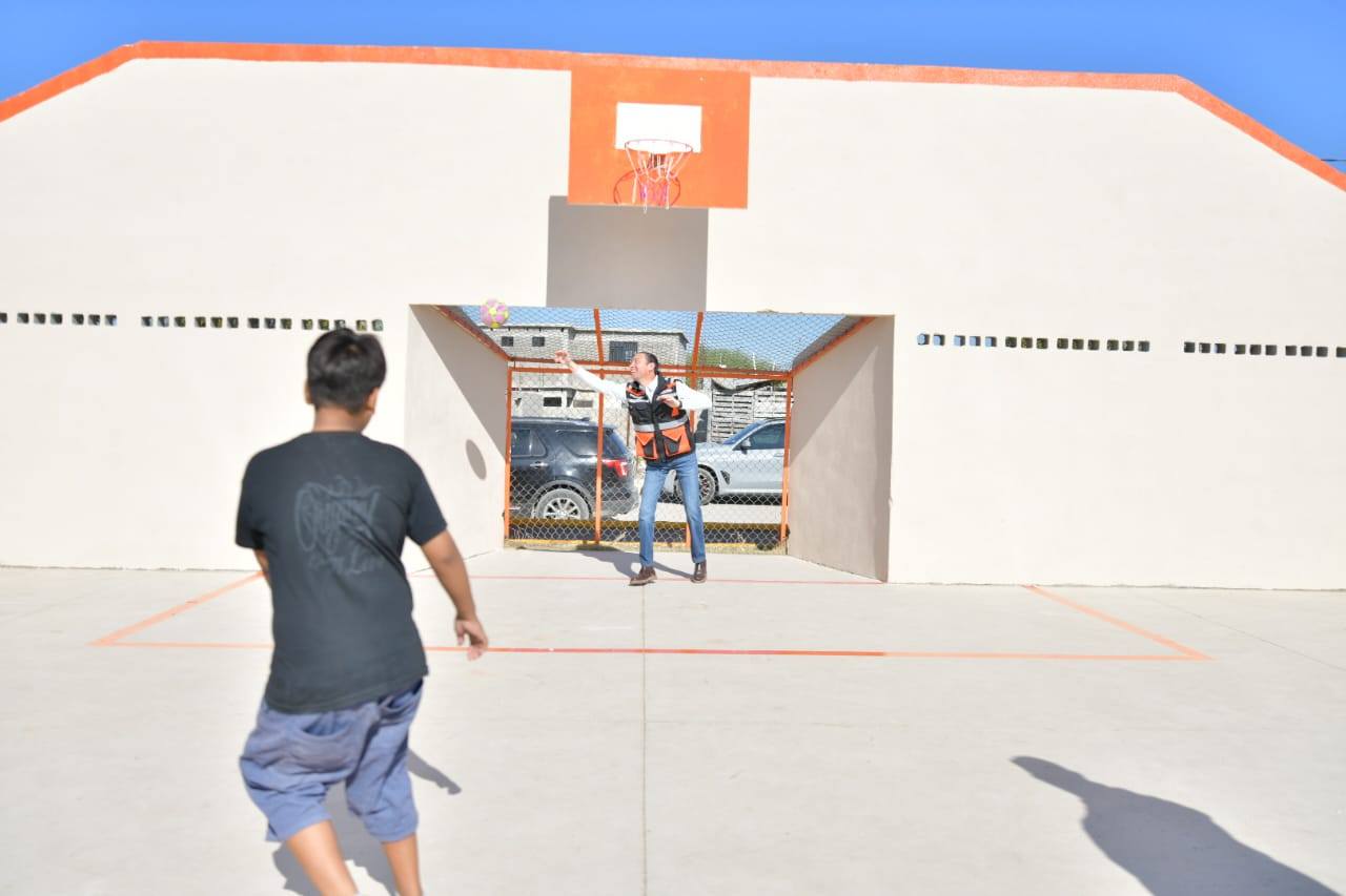 Click para regresar a la noticia EL GOBIERNO MUNICIPAL CONTINÚA RENOVANDO ESPACIOS PÚBLICOS EN COLONIAS: AHORA FUE EL TURNO DE LA NUEVA JERUSALÉN