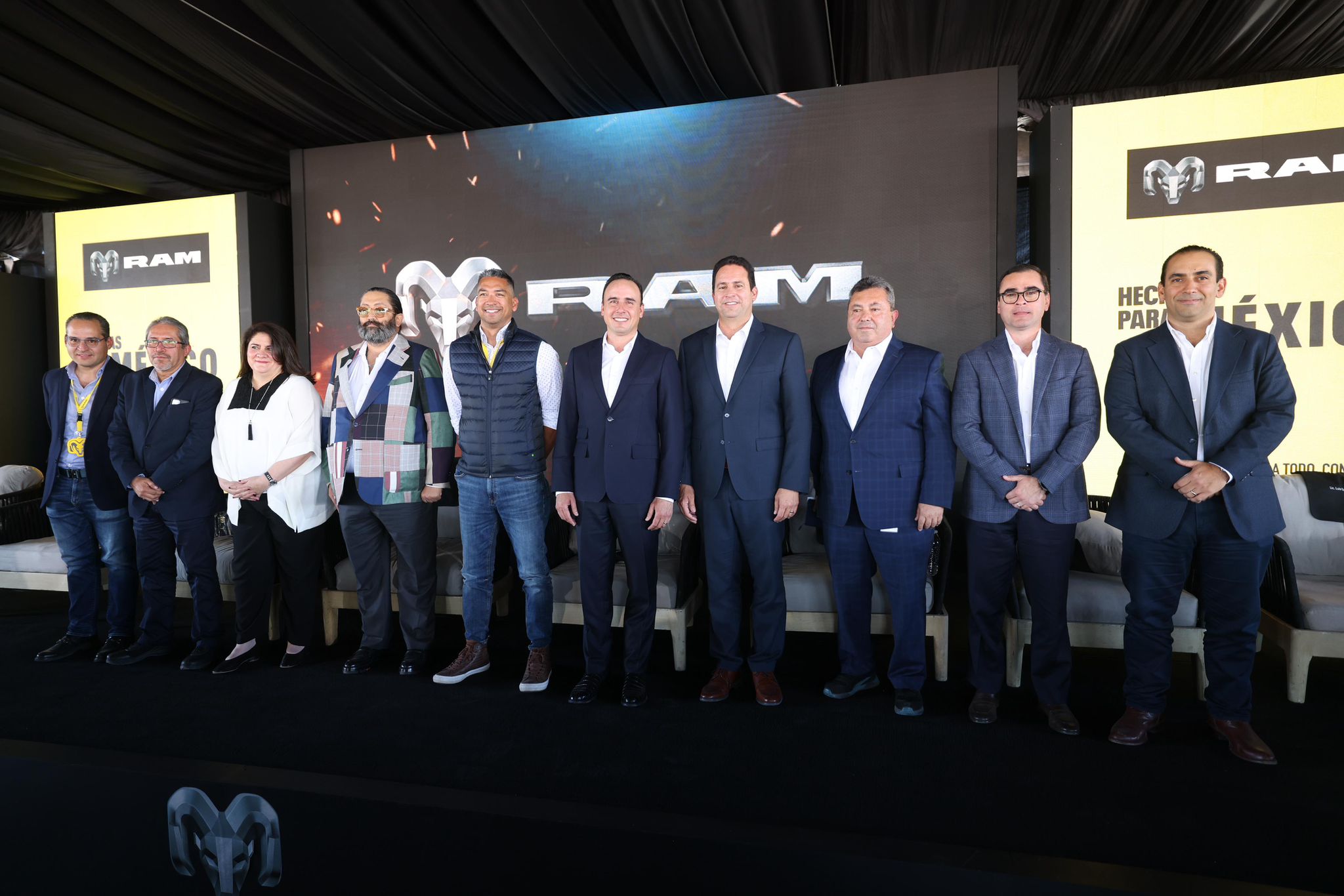 EN COAHUILA FABRICAMOS LAS MEJORES CAMIONETAS DEL MUNDO: MANOLO