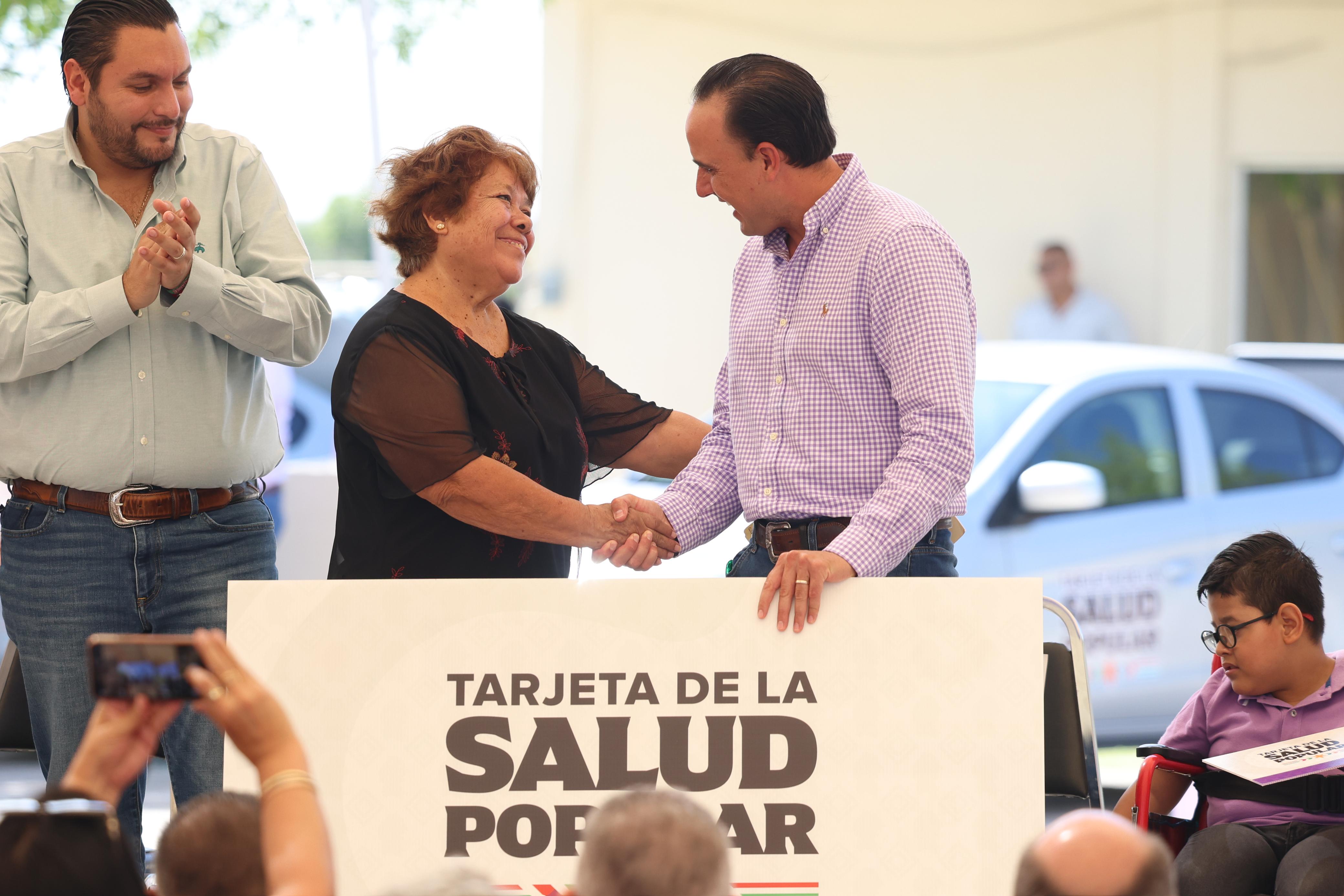 IMPULSAN EL ACCESO A LA SALUD CON LA ENTREGA DE LA TARJETA DE LA SALUD POPULAR