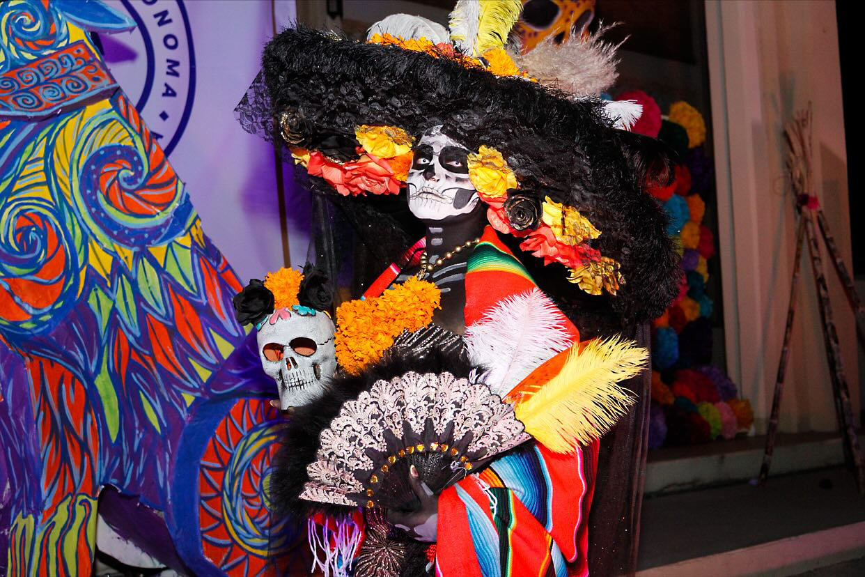 Click para regresar a la noticia Inauguran el Festival de Día de Muertos Luminarias del Alma en la Explanada de Rectoría de la UAdeC