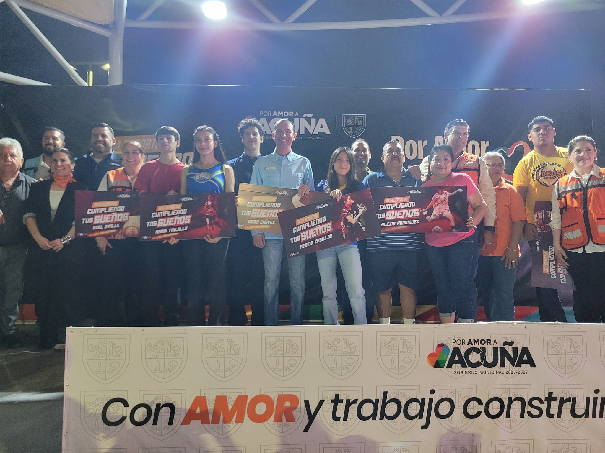 Presidencia Municipal de Acuña beca a deportistas