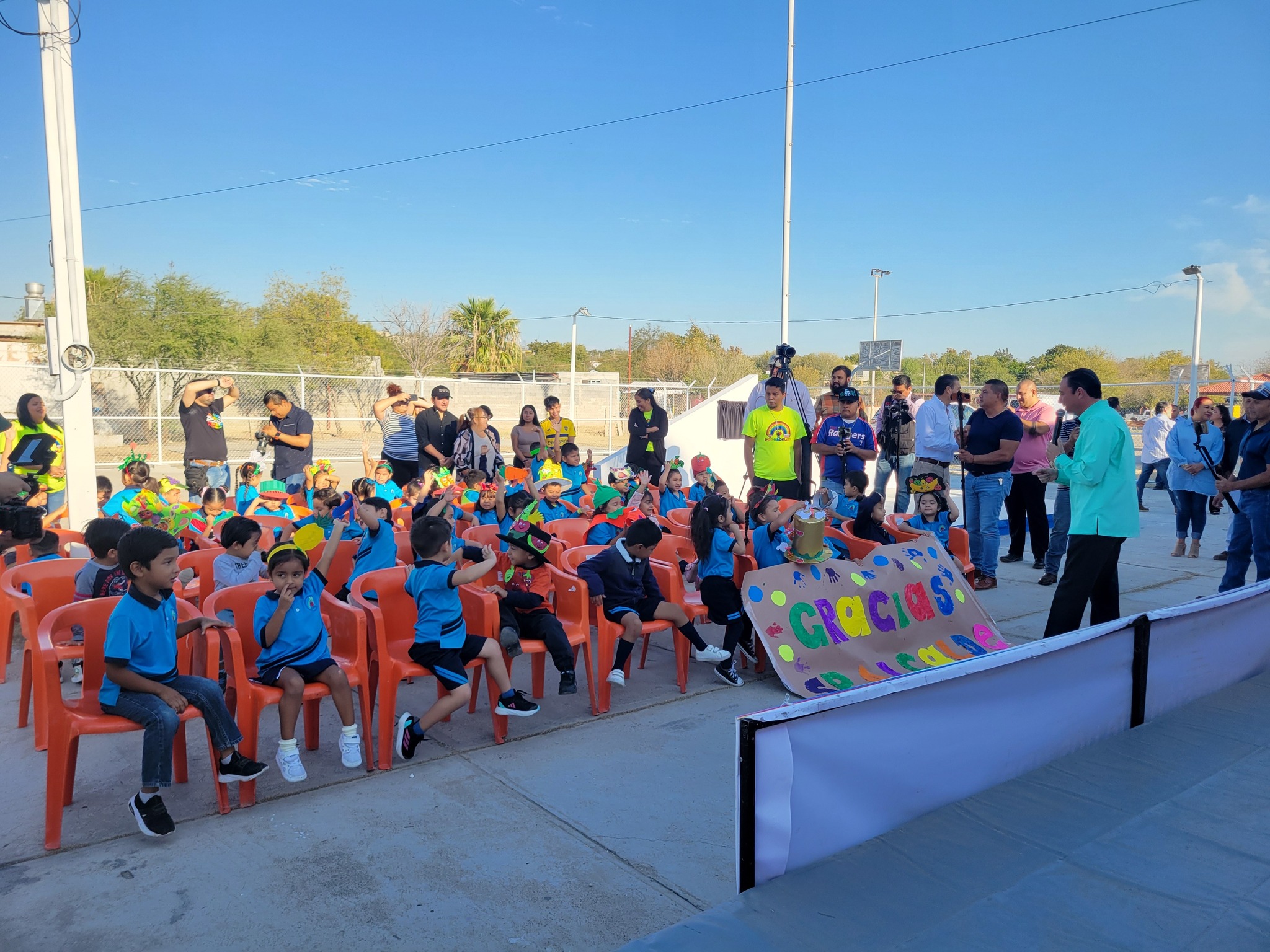 Presidencia Municipal de Acuña sigue realizando obras en escuelas