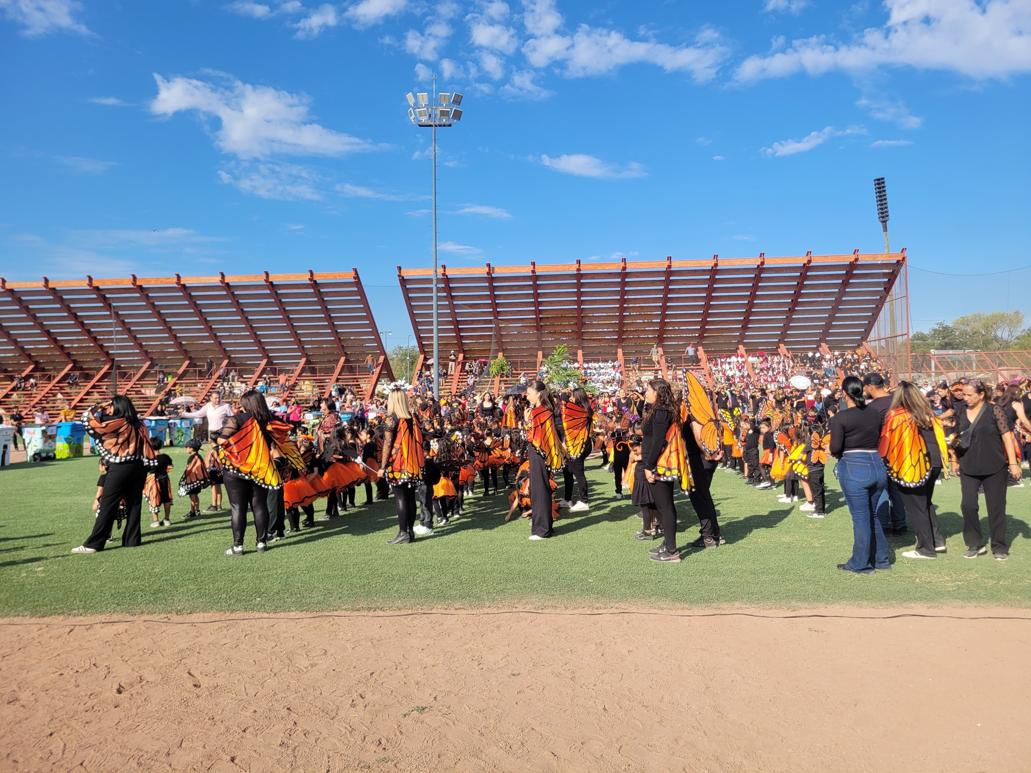 Realiza Acuña el más grande festival para recibir a la Mariposa Monarca