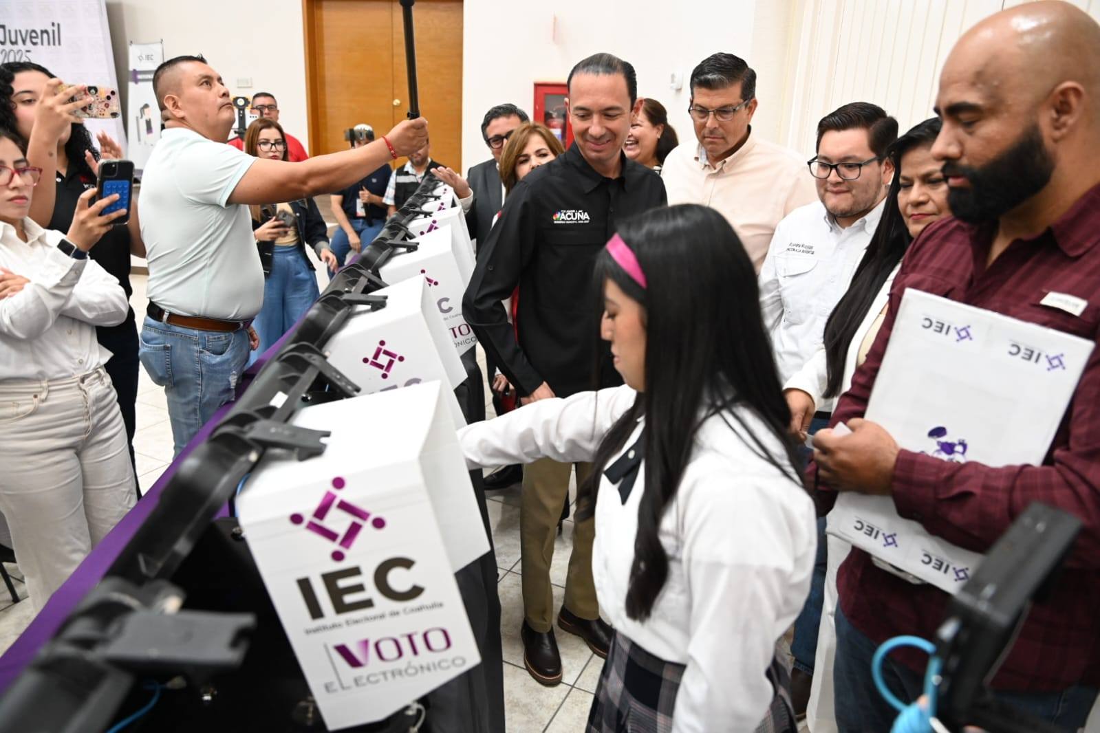 SUENA LA VOZ DE LOS JÓVENES DE ACUÑA