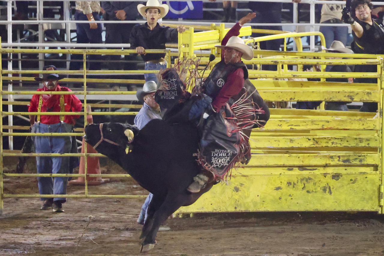 UN ÉXITO EL SÚPER BULL Y EXPO GANADERA EN RODEO SALTILLO 2025