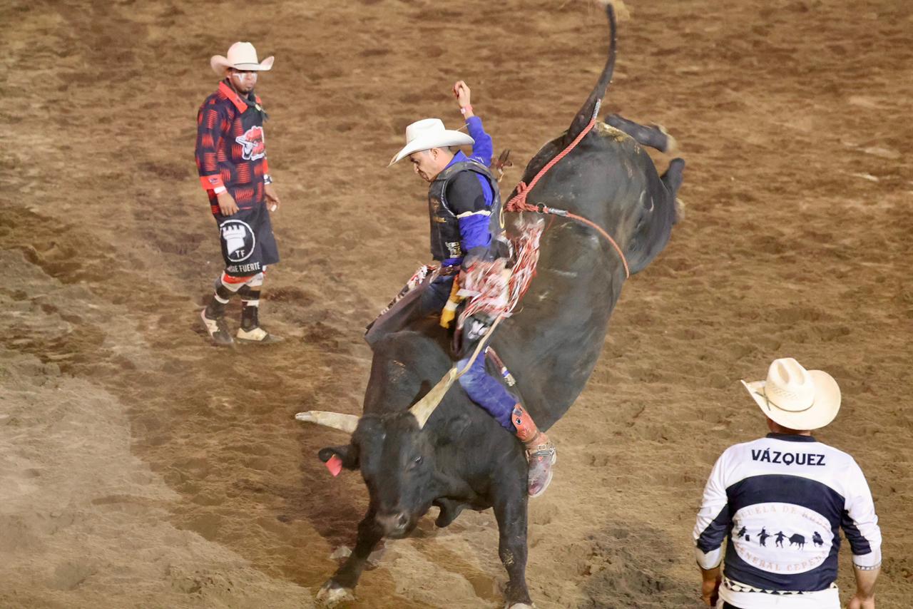 UN ÉXITO EL SÚPER BULL Y EXPO GANADERA EN RODEO SALTILLO 2025