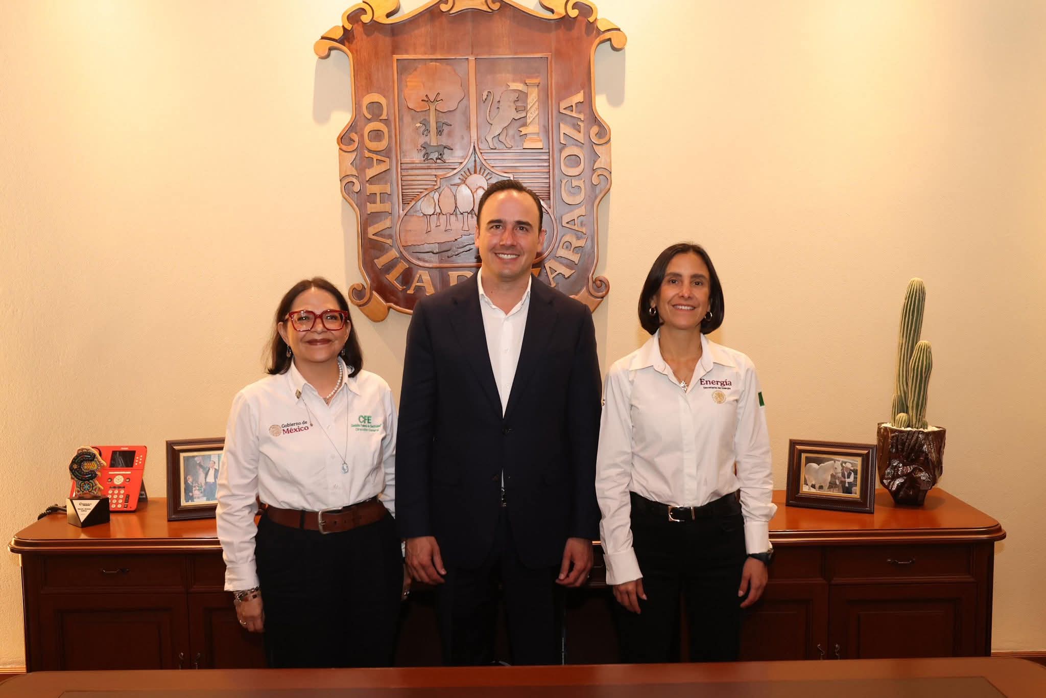 Click para regresar a la noticia UNIDOS GOBIERNO Y PRODUCTORES DE CARBÓN IMPULSAREMOS LA ECONOMÍA Y EL EMPLEO EN LA REGIÓN: MANOLO