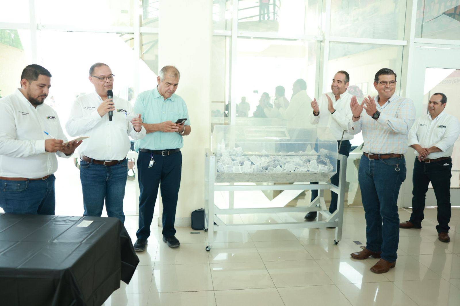 ACUÑA REALIZÓ SORTEO Y PREMIA A SUS CONTRIBUYENTES DEL PREDIAL