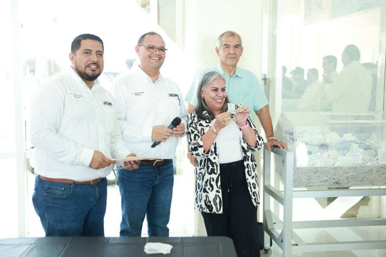 ACUÑA REALIZÓ SORTEO Y PREMIA A SUS CONTRIBUYENTES DEL PREDIAL