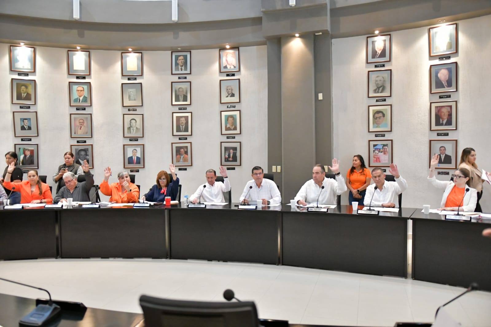 AVANZAN ACUERDOS RELEVANTES EN SESIÓN CABILDO: SE FORTALECE LA SEGURIDAD, VIVIENDA Y RECONOCIMIENTO SOCIAL