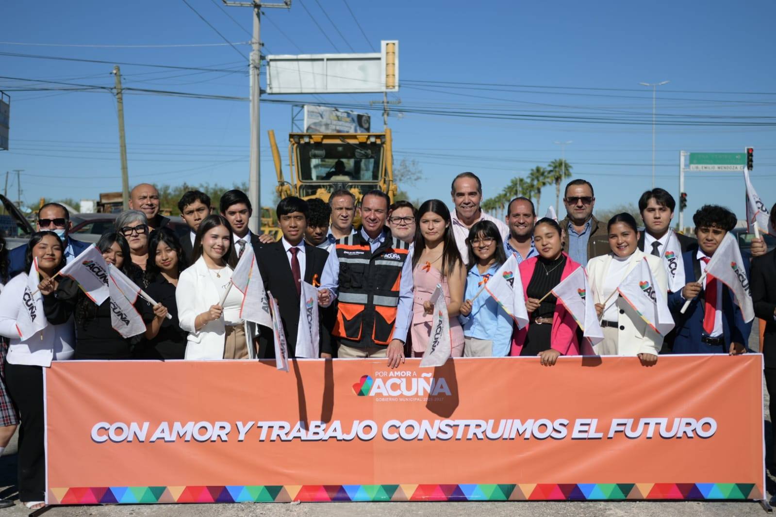 Emilio De Hoyos encabeza arranque de obra de pavimentación y renovación en el eje vial Evaristo Pérez Arreola