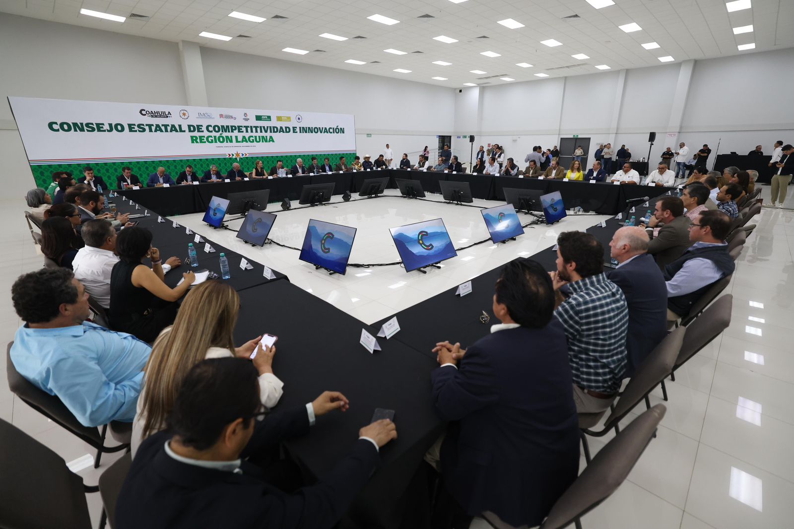 EN EQUIPO CON EL IMCO FORTALECEMOS LOS INDICADORES ECONÓMICOS DE COAHUILA: MANOLO