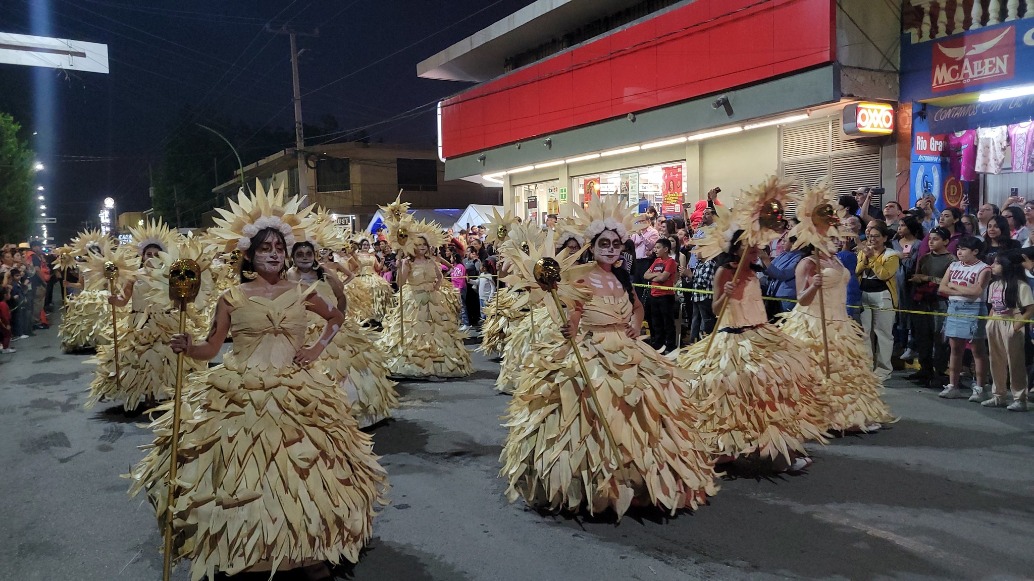 Espectacular el Desfile de las Ánimas