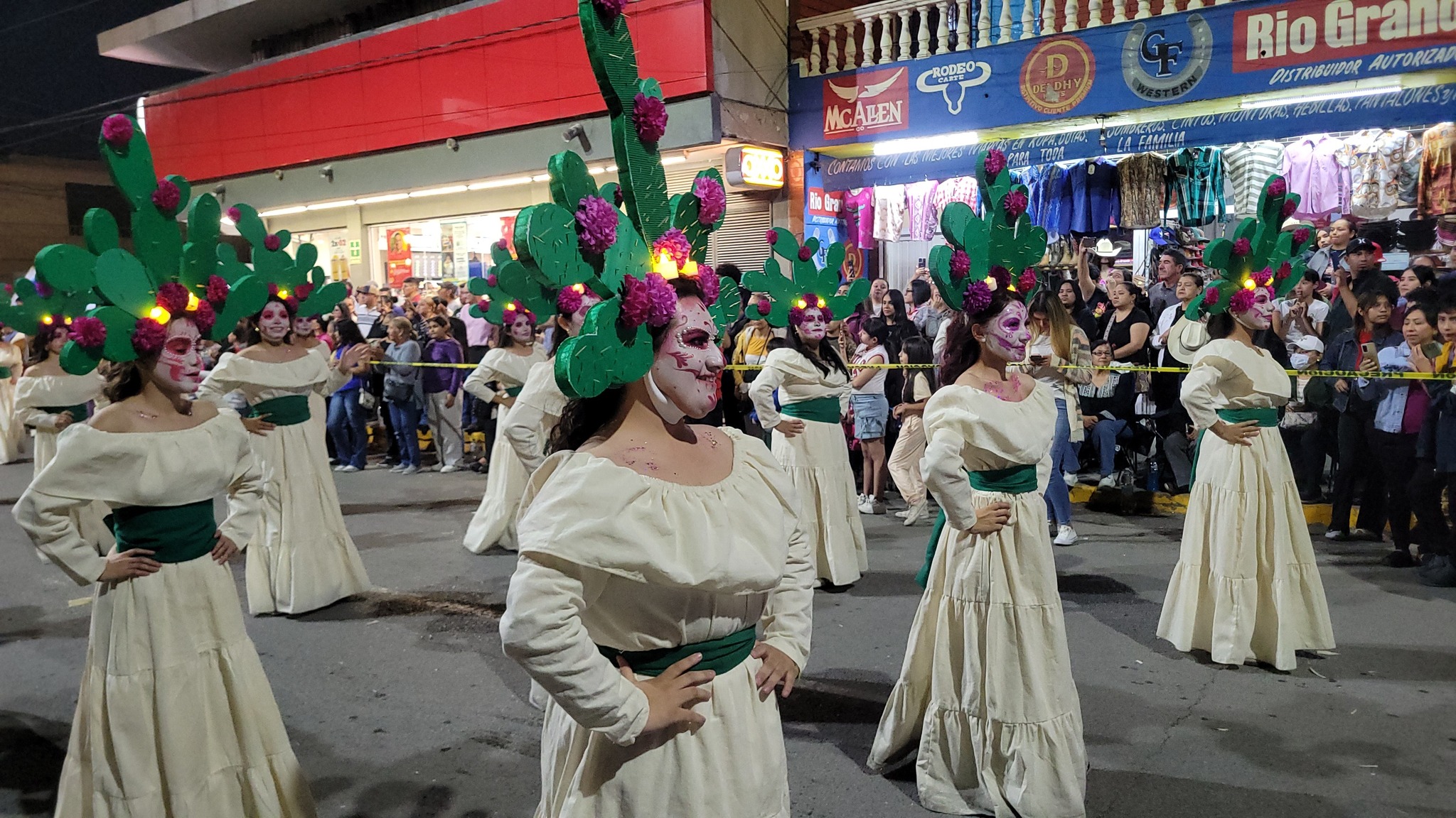 Espectacular el Desfile de las Ánimas