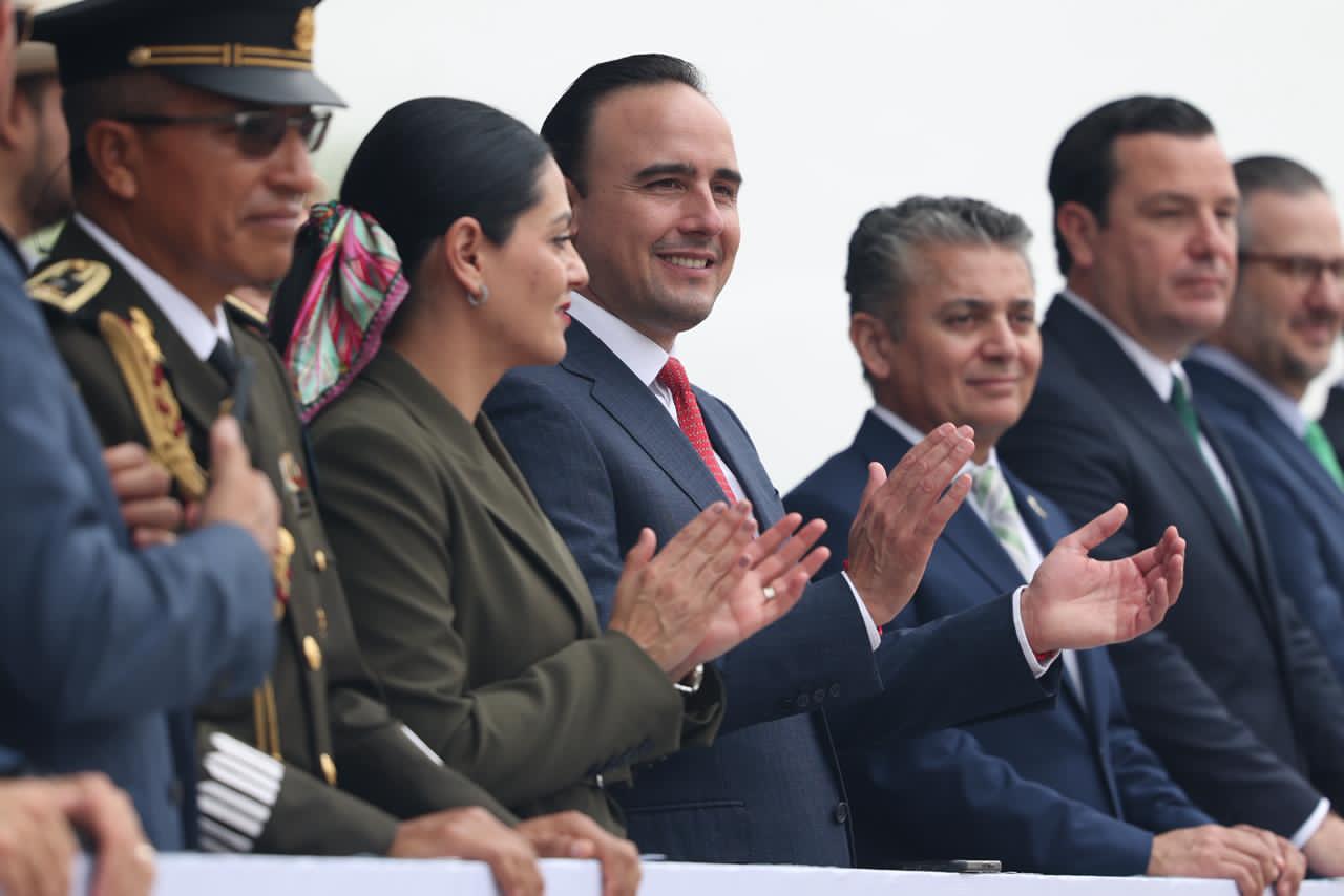 HISTÓRICO DESFILE DE LA REVOLUCIÓN MEXICANA EN MÚZQUIZ