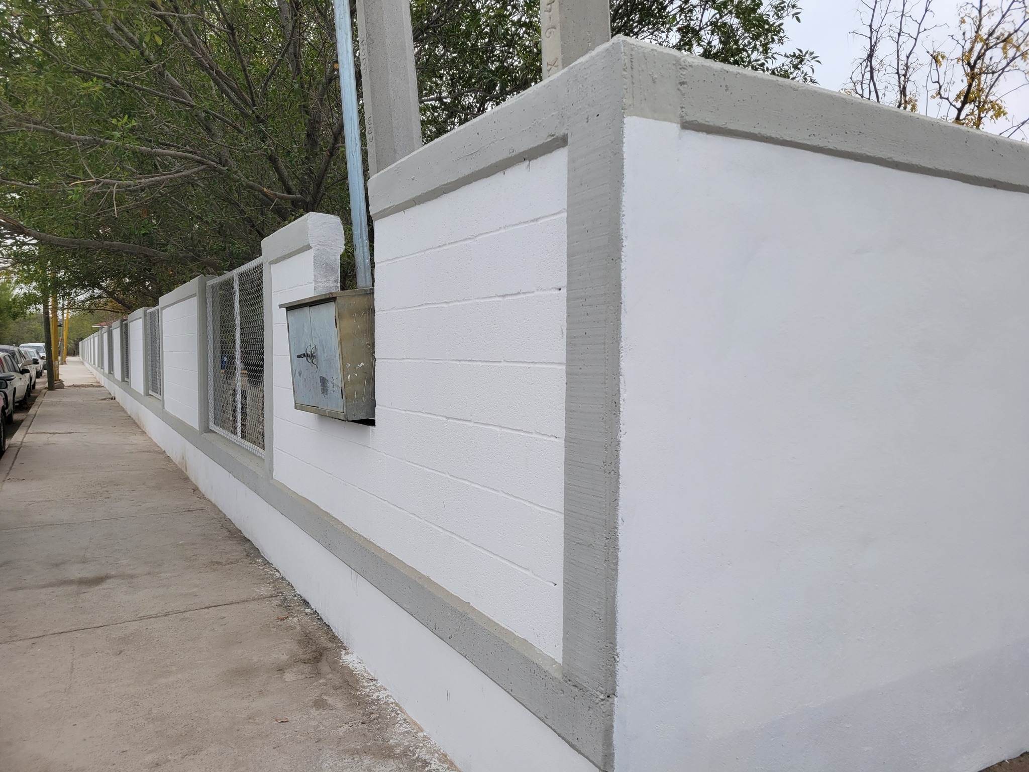 Inaugura el alcalde Emilio De Hoyos obra de barda perimetral en la escuela Secundaria "José María Vasconcelos Calderón"