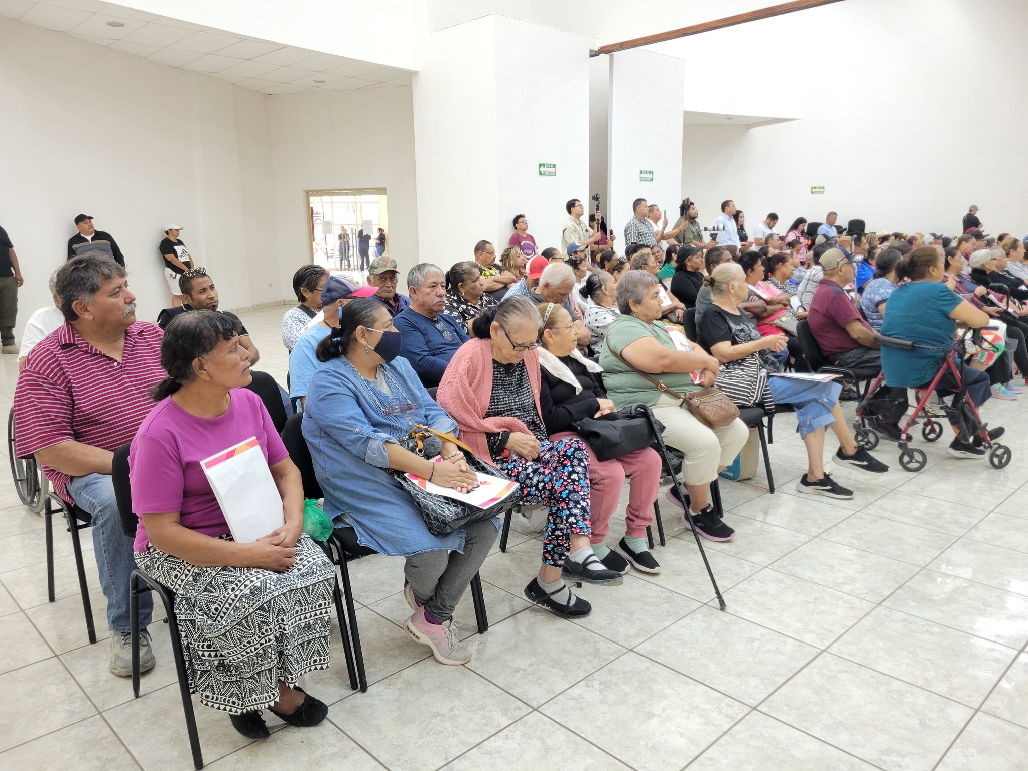Operarán de cataratas a mas de 100 adultos mayores
