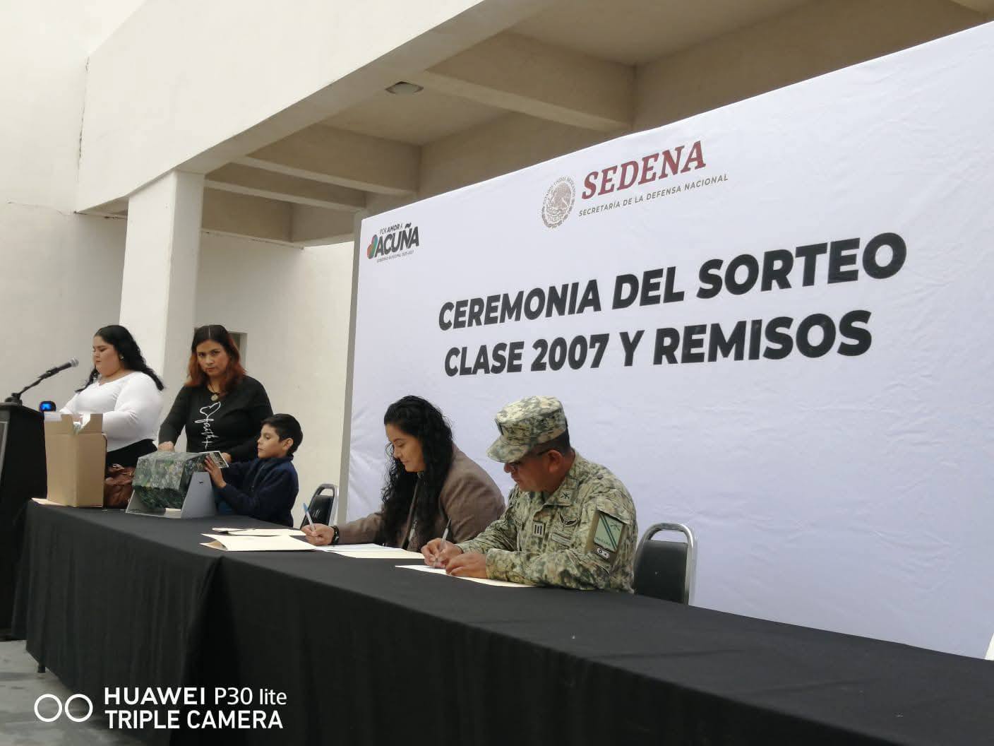 REALIZAN EN ACUÑA SORTEO DEL SERVICIO MILITAR NACIONAL DE LA CLASE 2007 Y REMISOS