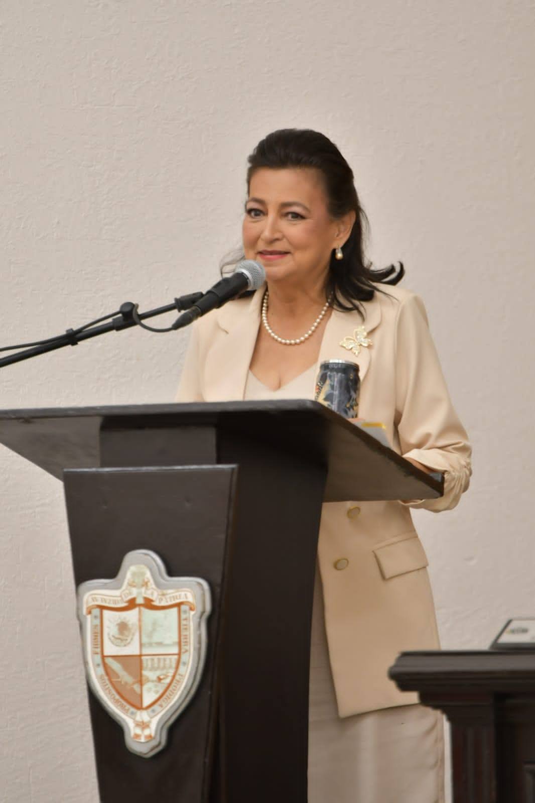 RECONOCEN A LA MAESTRA LETICIA AVENDAÑO CON LA PRESEA “MANUEL ACUÑA” 2025