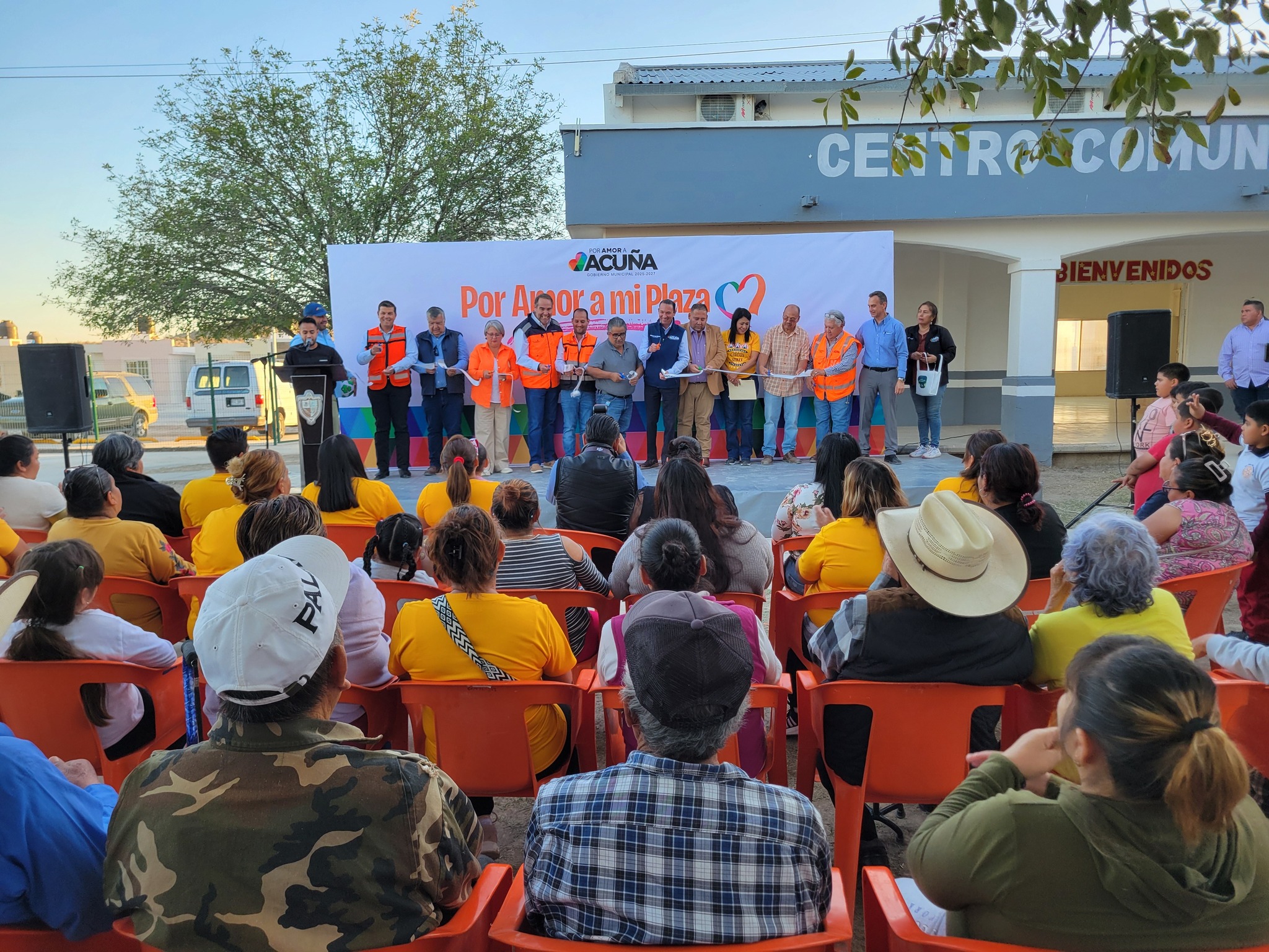 Remodelan plaza del Centro comunitario Cedros