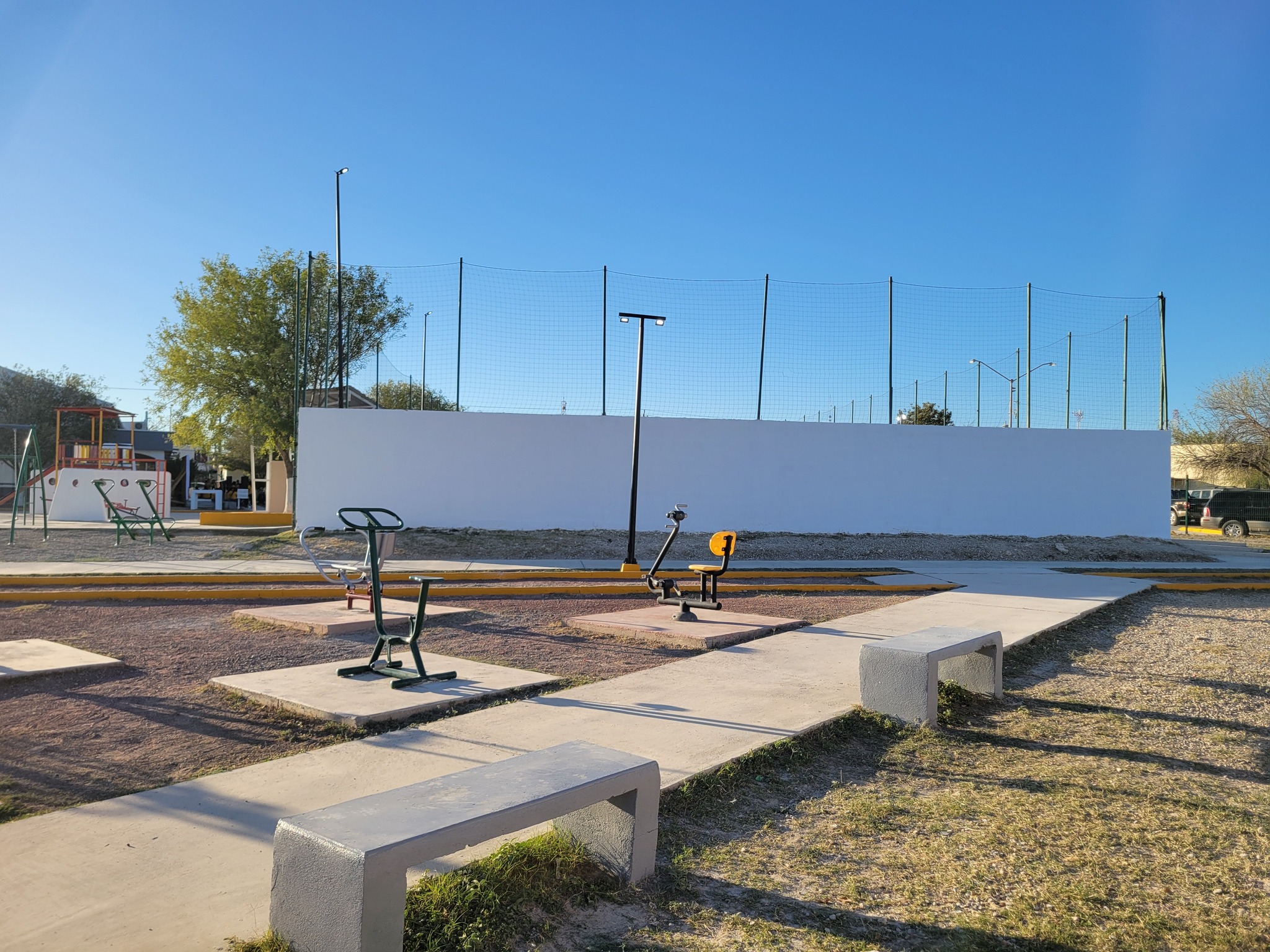 Remodelan plaza del Centro comunitario Cedros