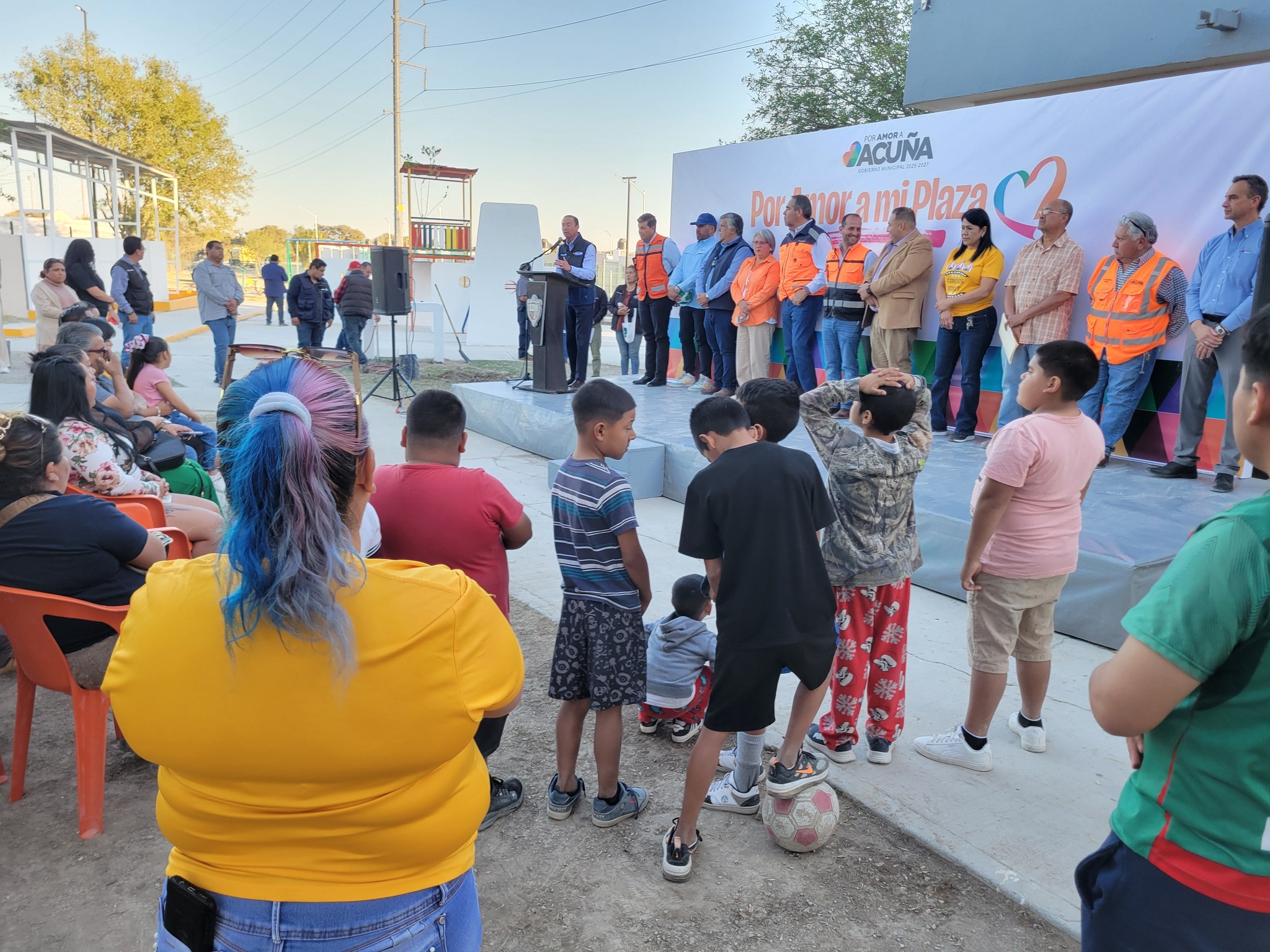 Remodelan plaza del Centro comunitario Cedros