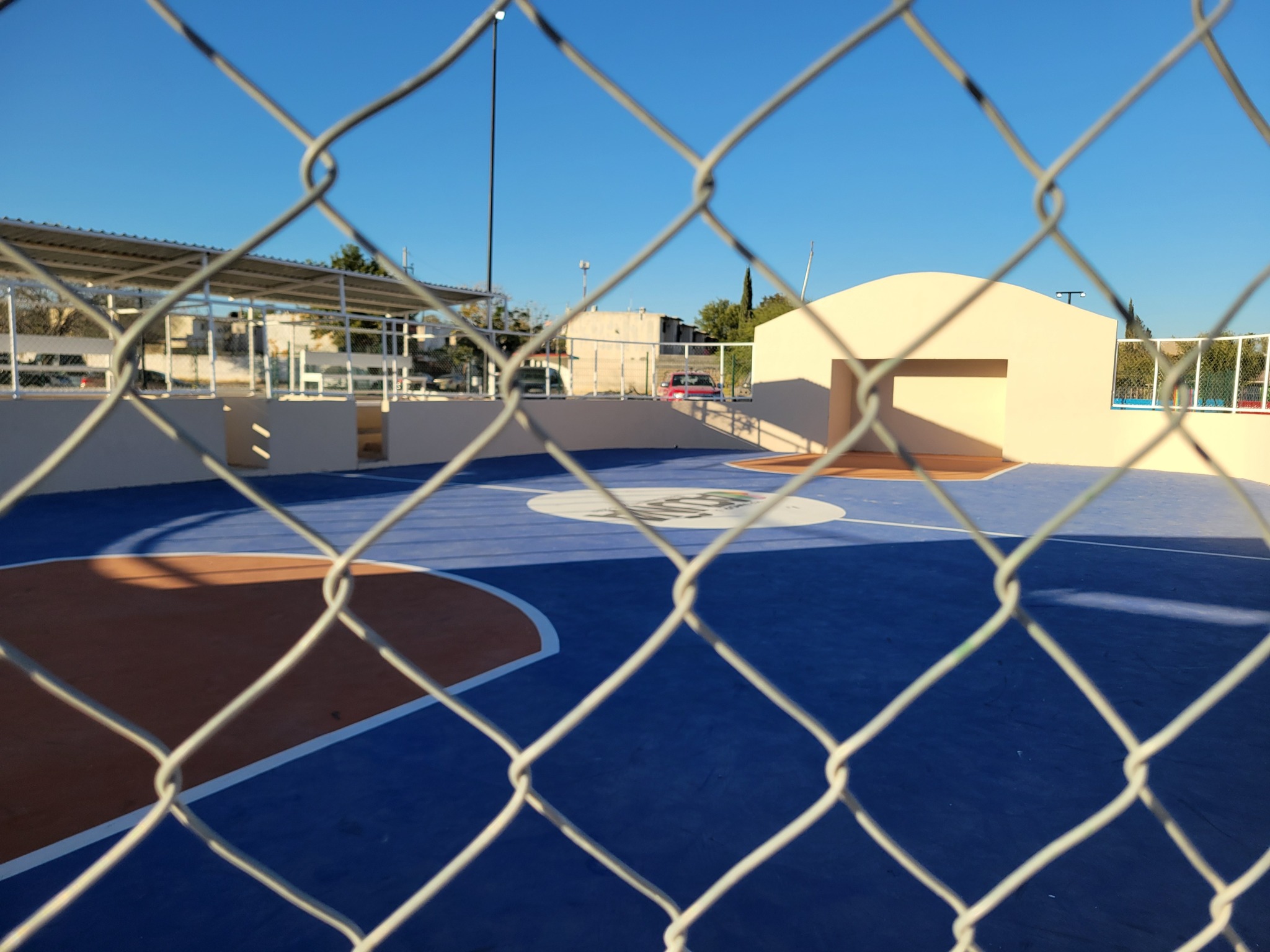 Remodelan plaza del Centro comunitario Cedros