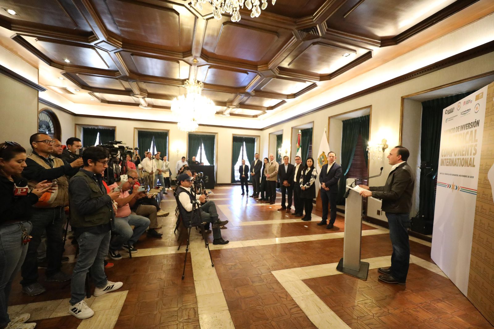 TRABAJAMOS CON VOLUNTAD POR LA SEGURIDAD Y LA ECONOMÍA DE COAHUILA: MANOLO