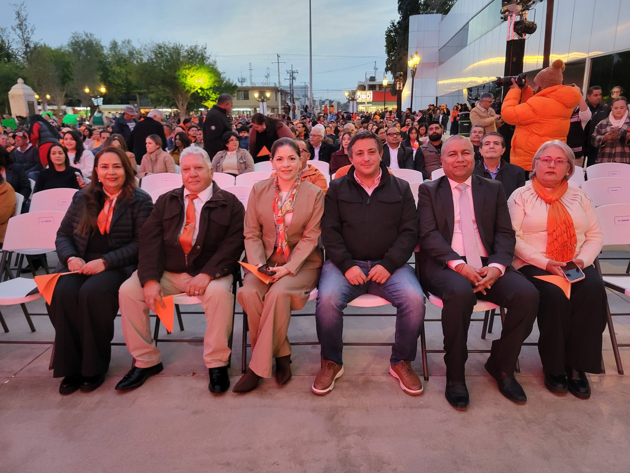 Acompañado del gobernador Manolo Jiménez Salinas el alcalde Emilio De Hoyos rinde informe de gobierno