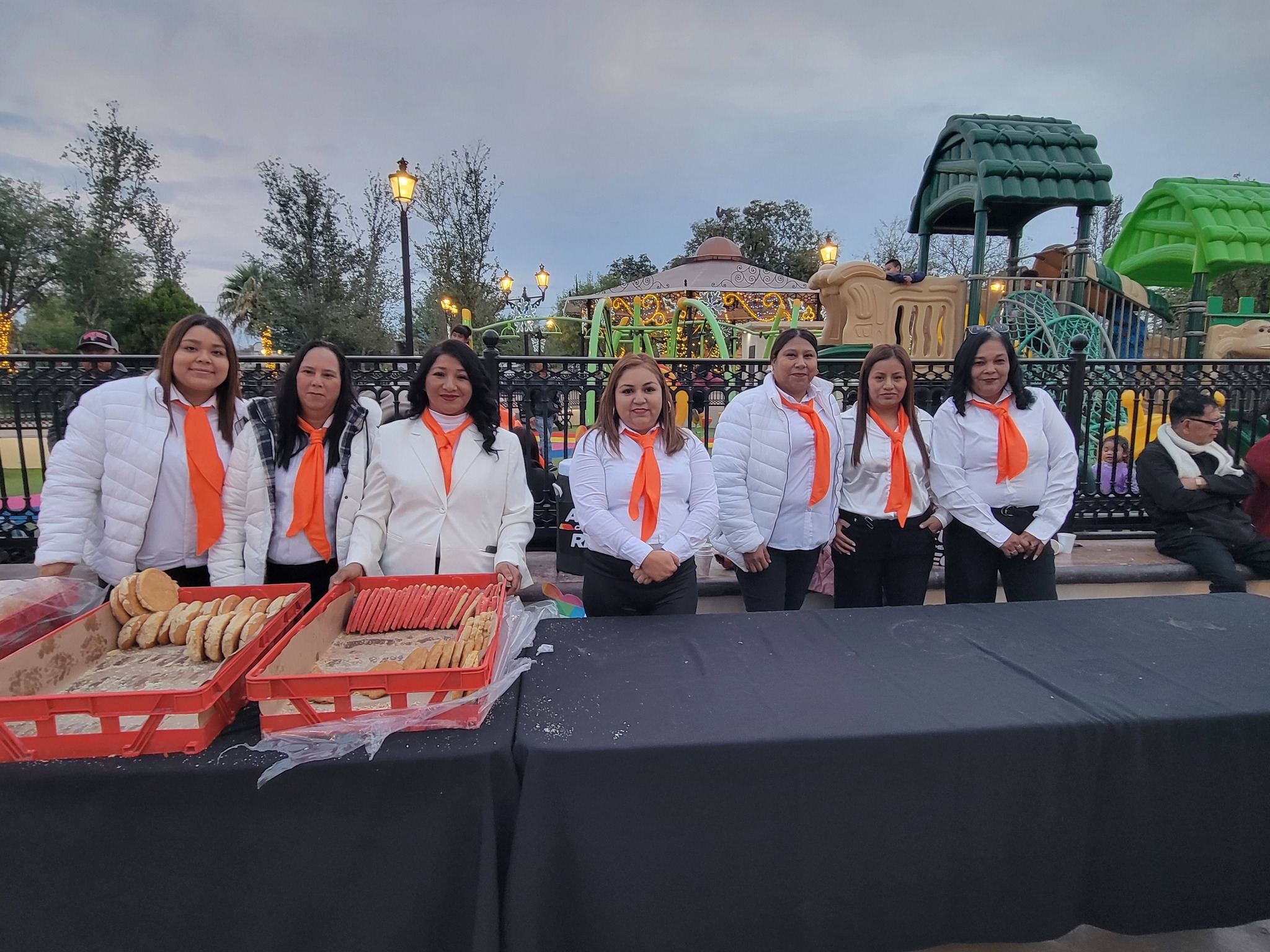 Acompañado del gobernador Manolo Jiménez Salinas el alcalde Emilio De Hoyos rinde informe de gobierno