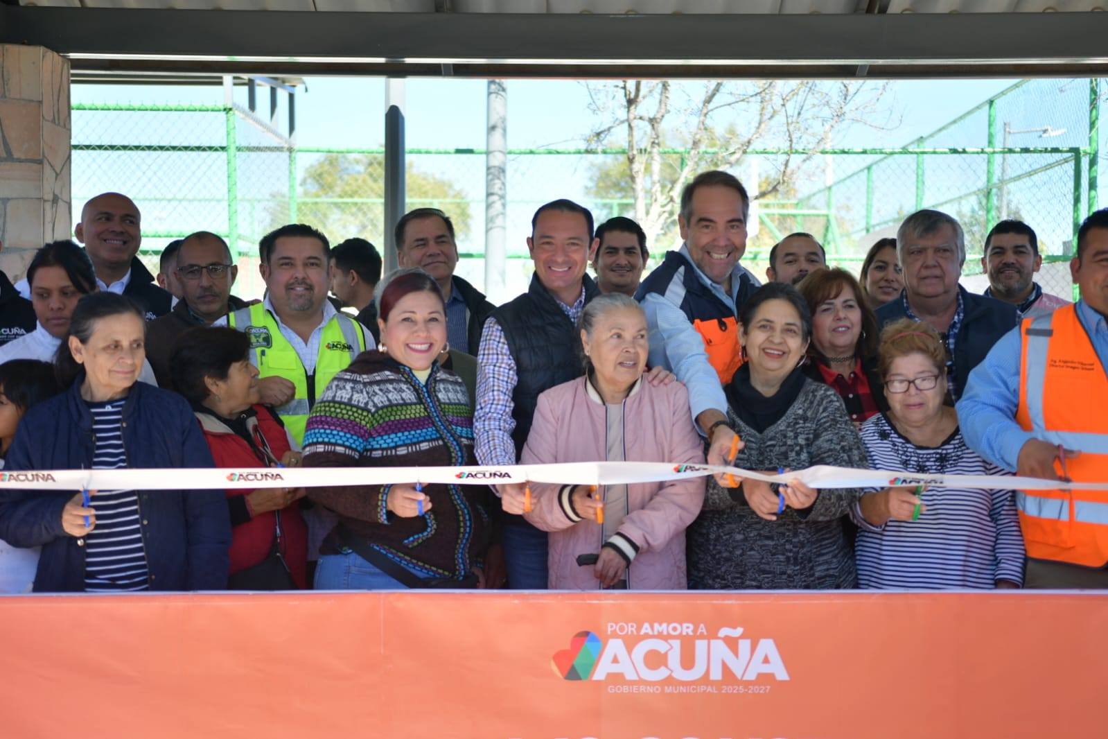 ALCALDE EMILIO DE HOYOS ENTREGA PLAZA RENOVADA EN LA COLONIA AEROPUERTO
